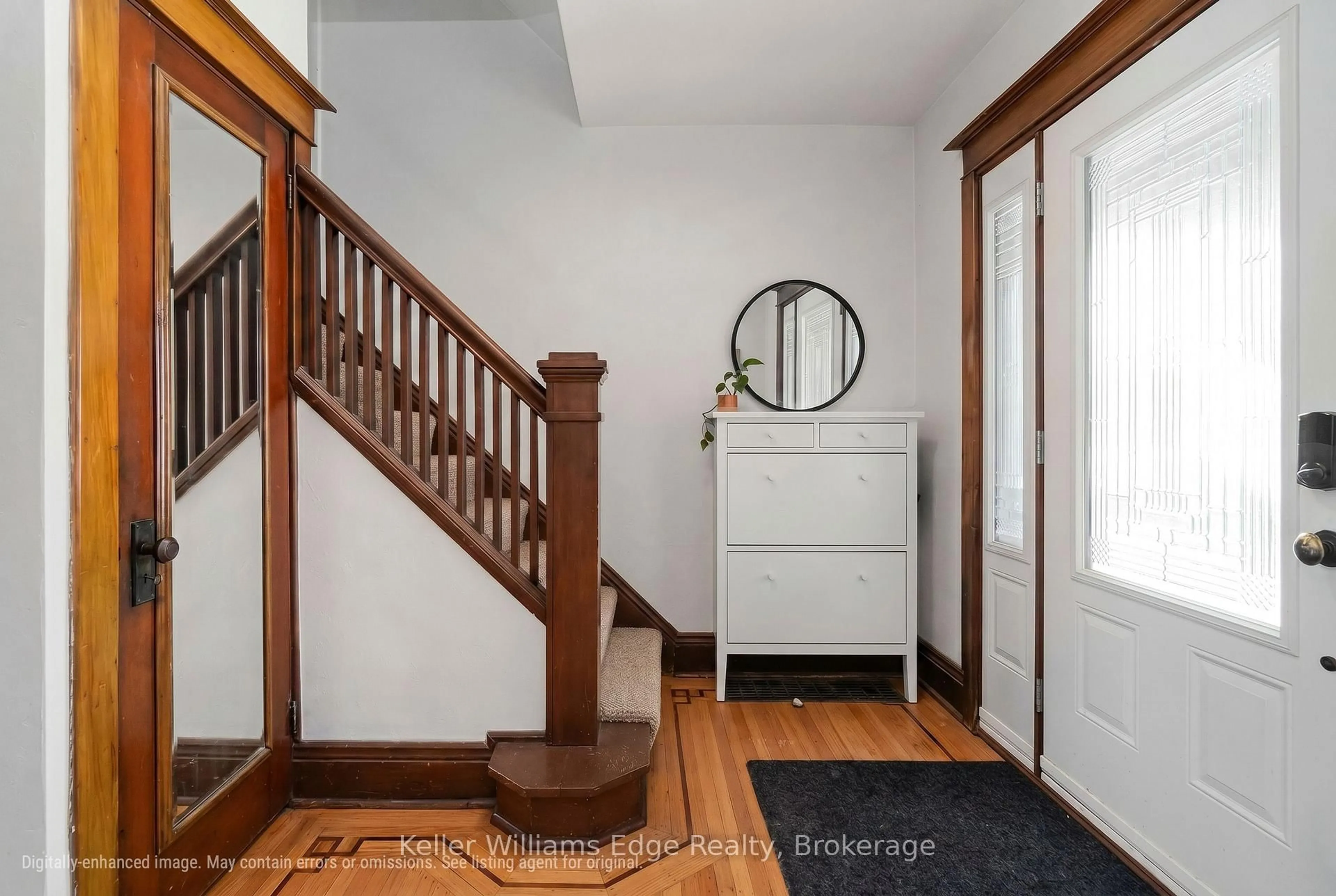 Indoor entryway for 37 Wexford Ave, Hamilton Ontario L8K 2N5