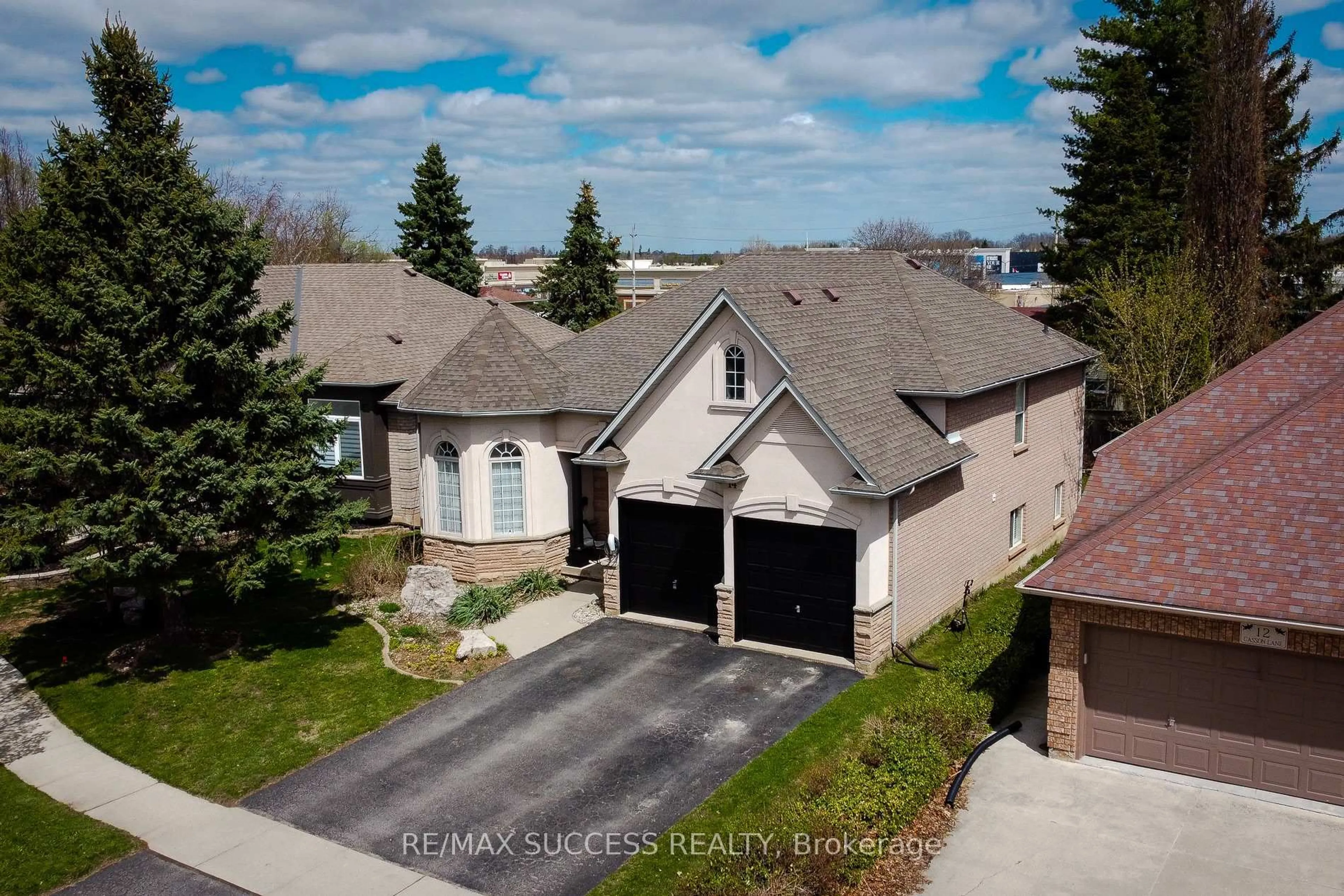 A pic from outside/outdoor area/front of a property/back of a property/a pic from drone, street for 14 Casson Lane, Brantford Ontario N3R 7Z4