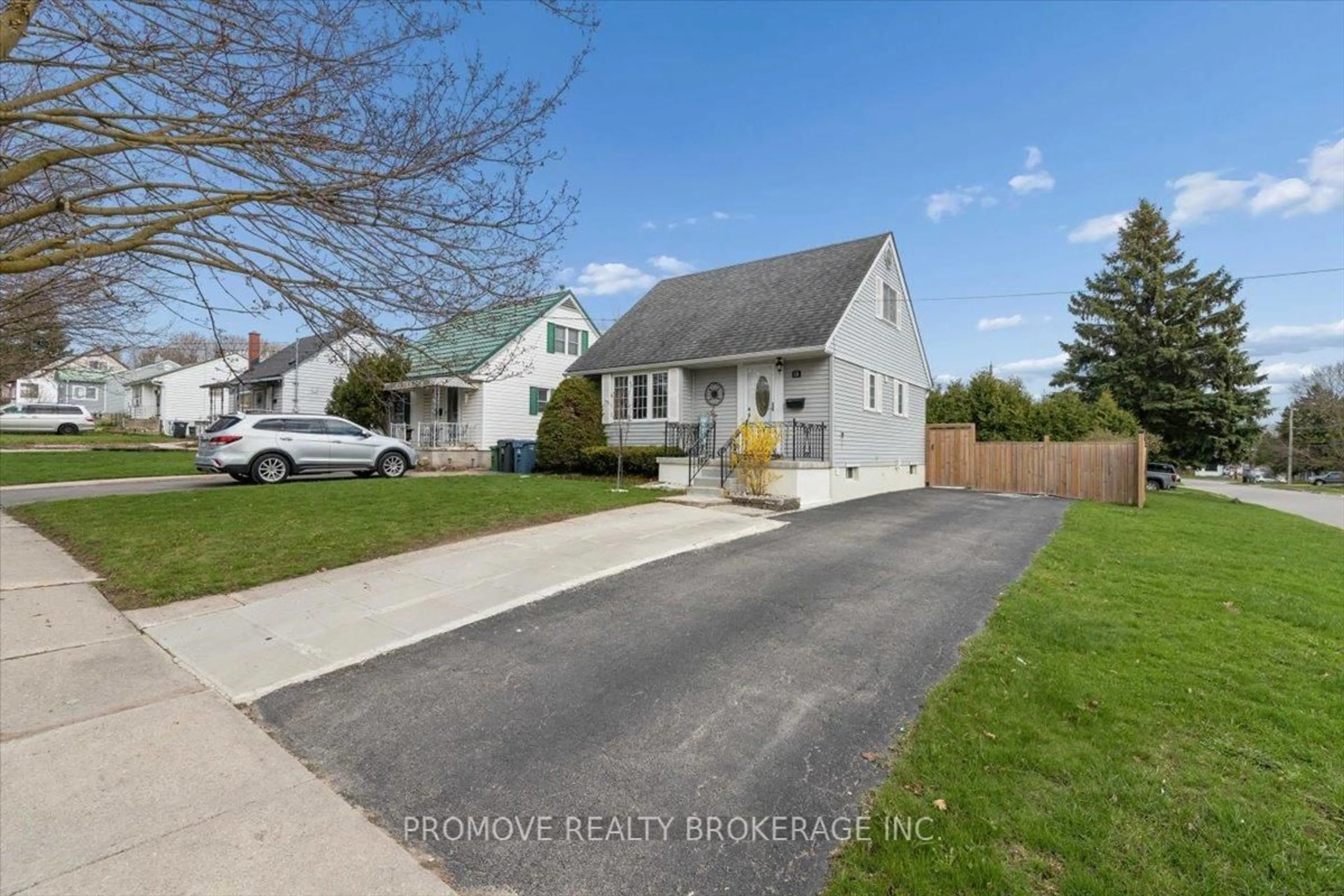 A pic from outside/outdoor area/front of a property/back of a property/a pic from drone, street for 18 Gowdy Ave, Guelph Ontario N1H 2K7