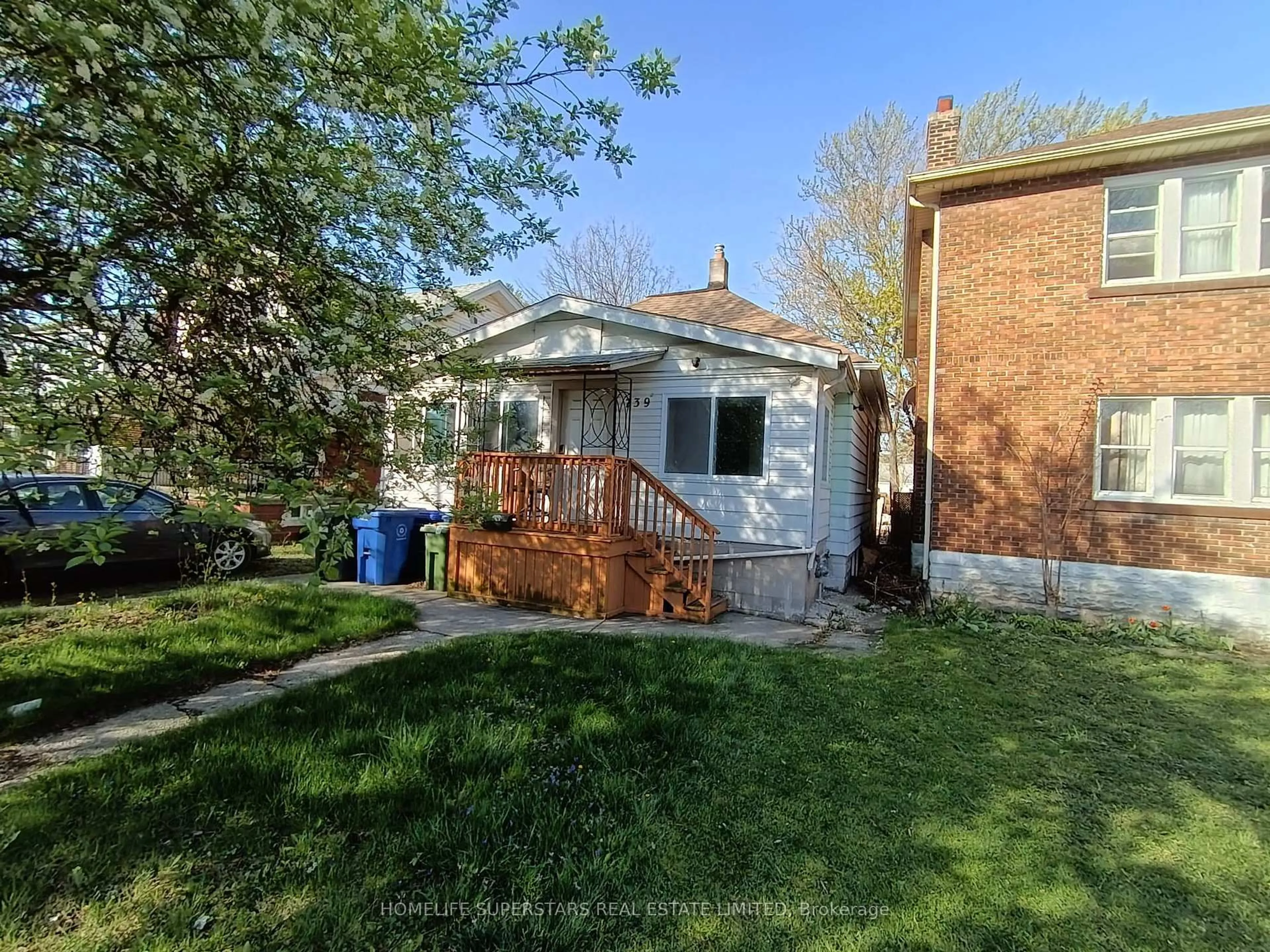 Unknown for 739 Campbell Ave, Windsor Ontario N9B 2H6