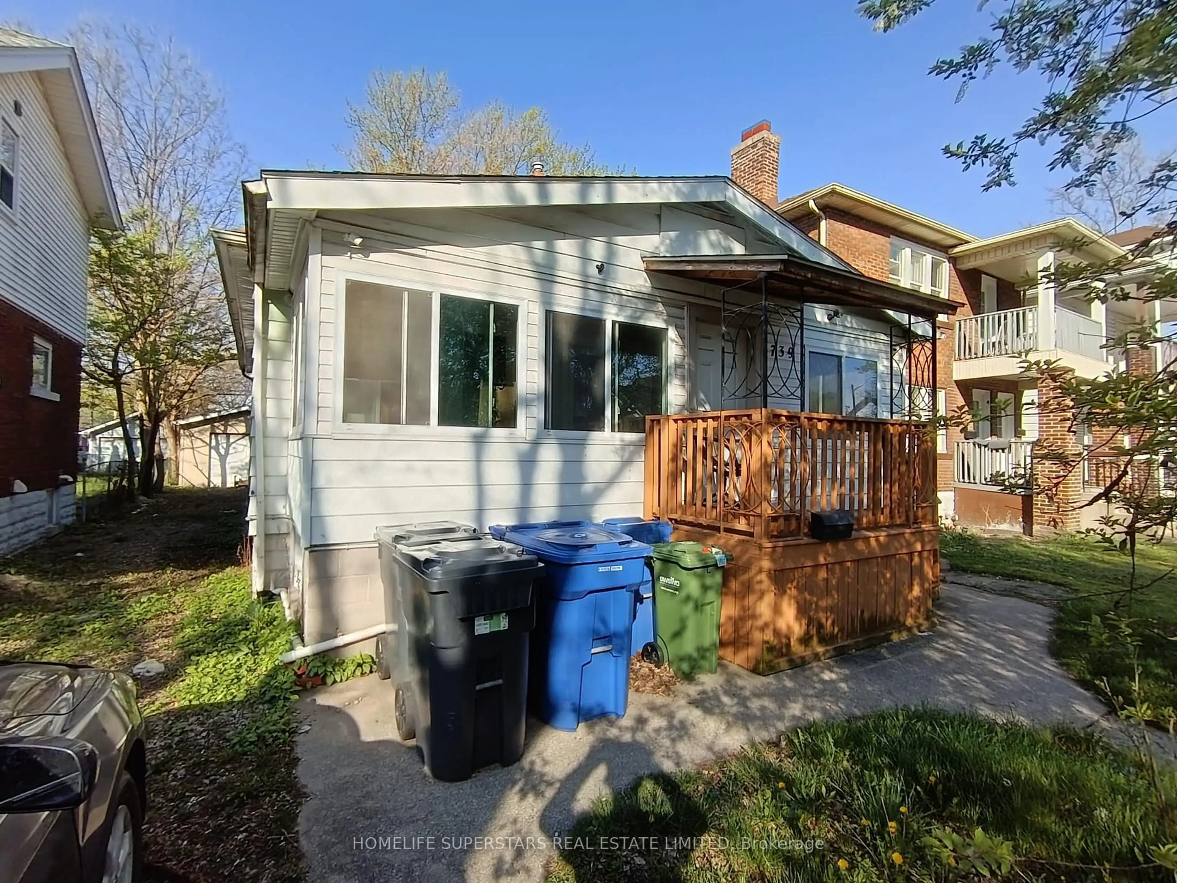 Home with vinyl exterior material, street for 739 Campbell Ave, Windsor Ontario N9B 2H6