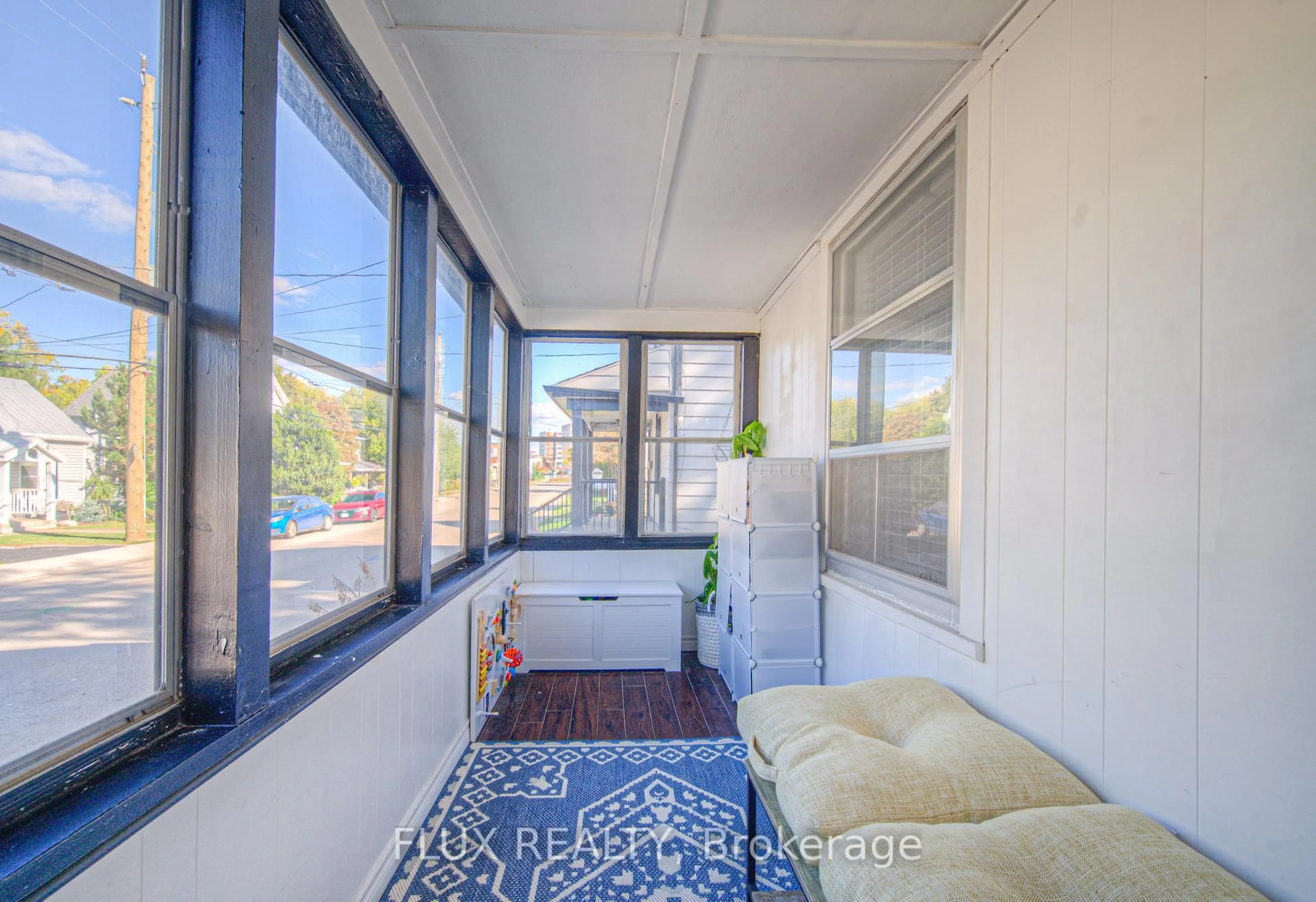 Unknown for 12 Jones St, Hamilton Ontario L8E 5J4