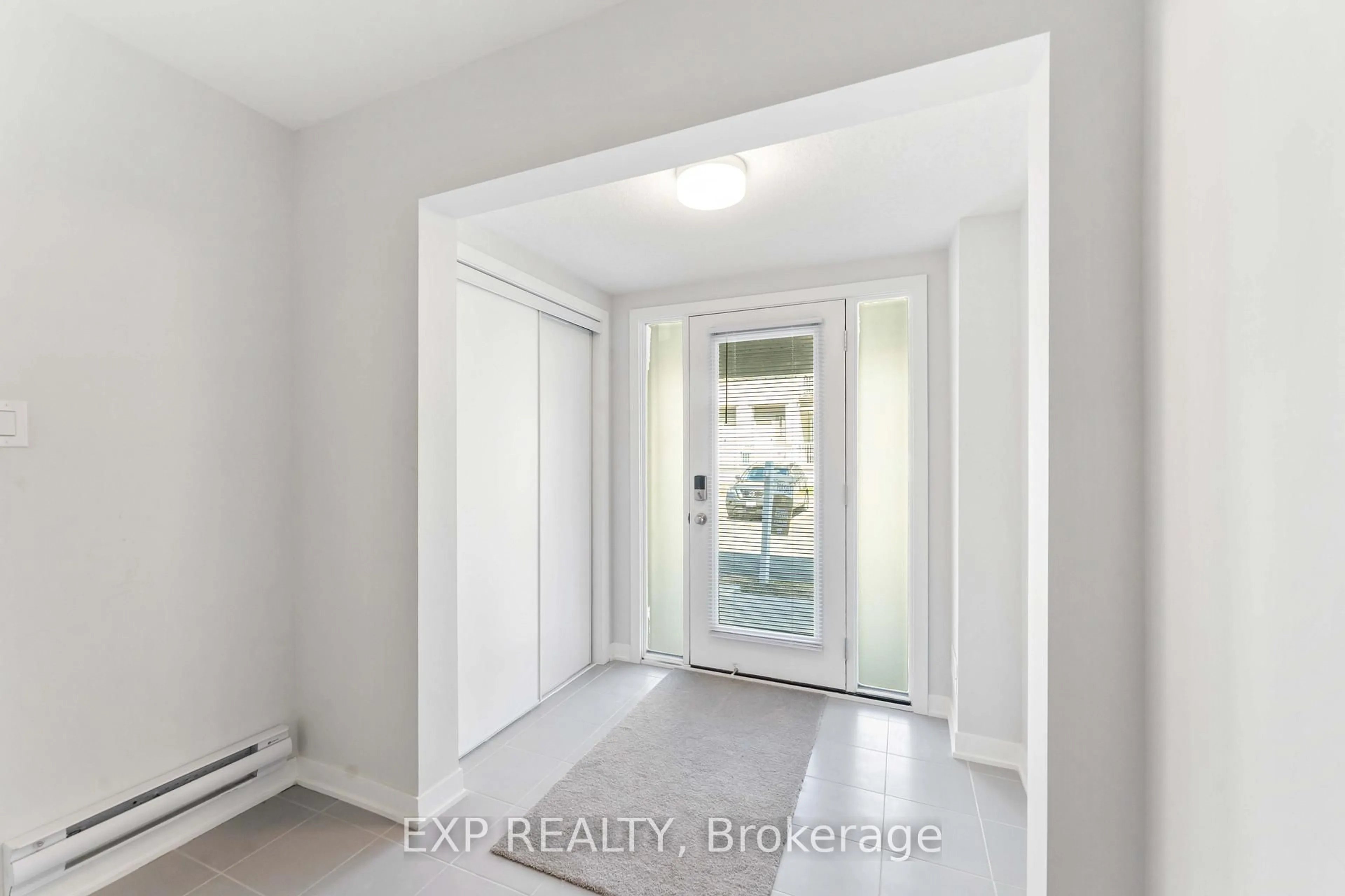 Indoor entryway for 322 OLIVENITE Private, Ottawa Ontario K2J 7J4