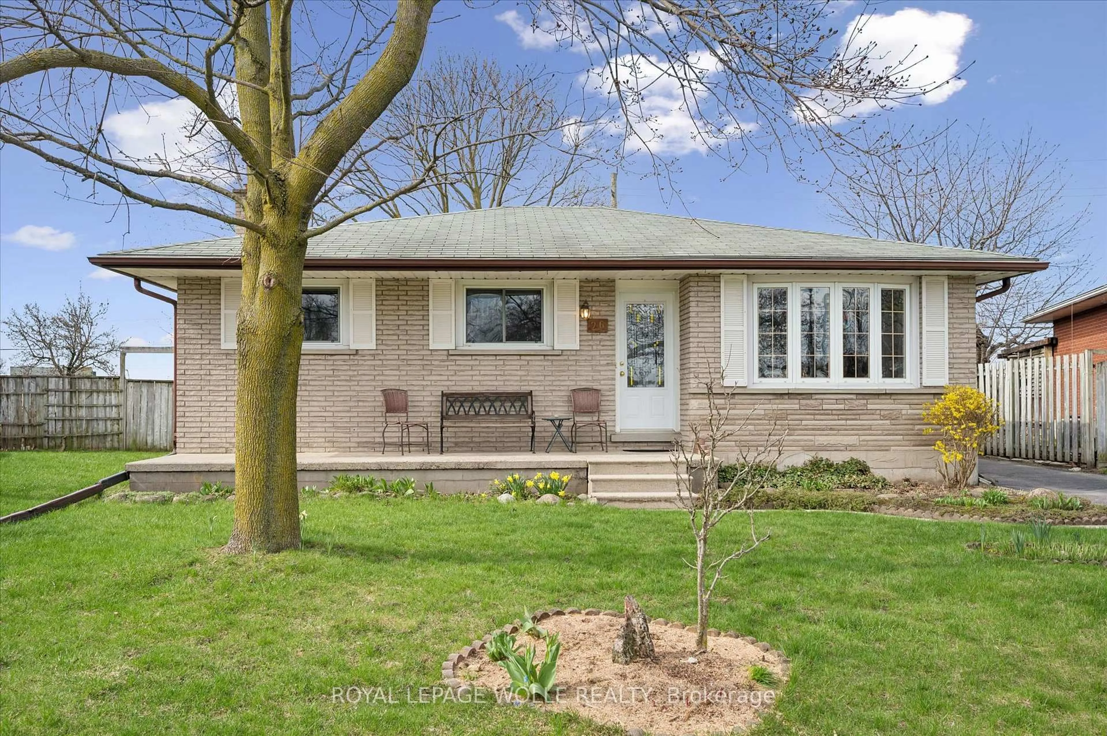 Home with brick exterior material, street for 26 Parkhill Crt, Kitchener Ontario N2C 2C4