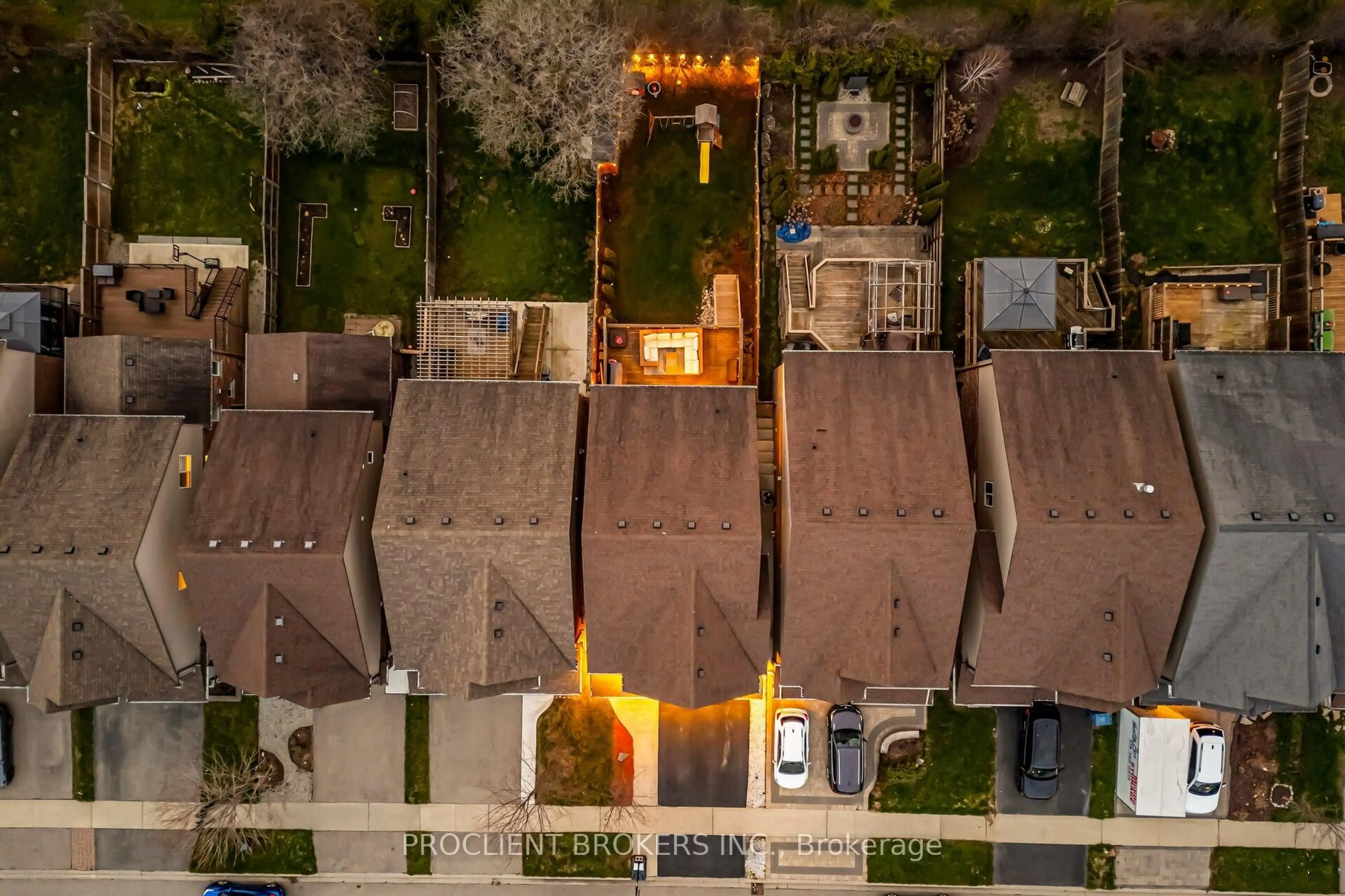A pic from outside/outdoor area/front of a property/back of a property/a pic from drone, street for 147 Couling Cres, Guelph Ontario N1H 6J1