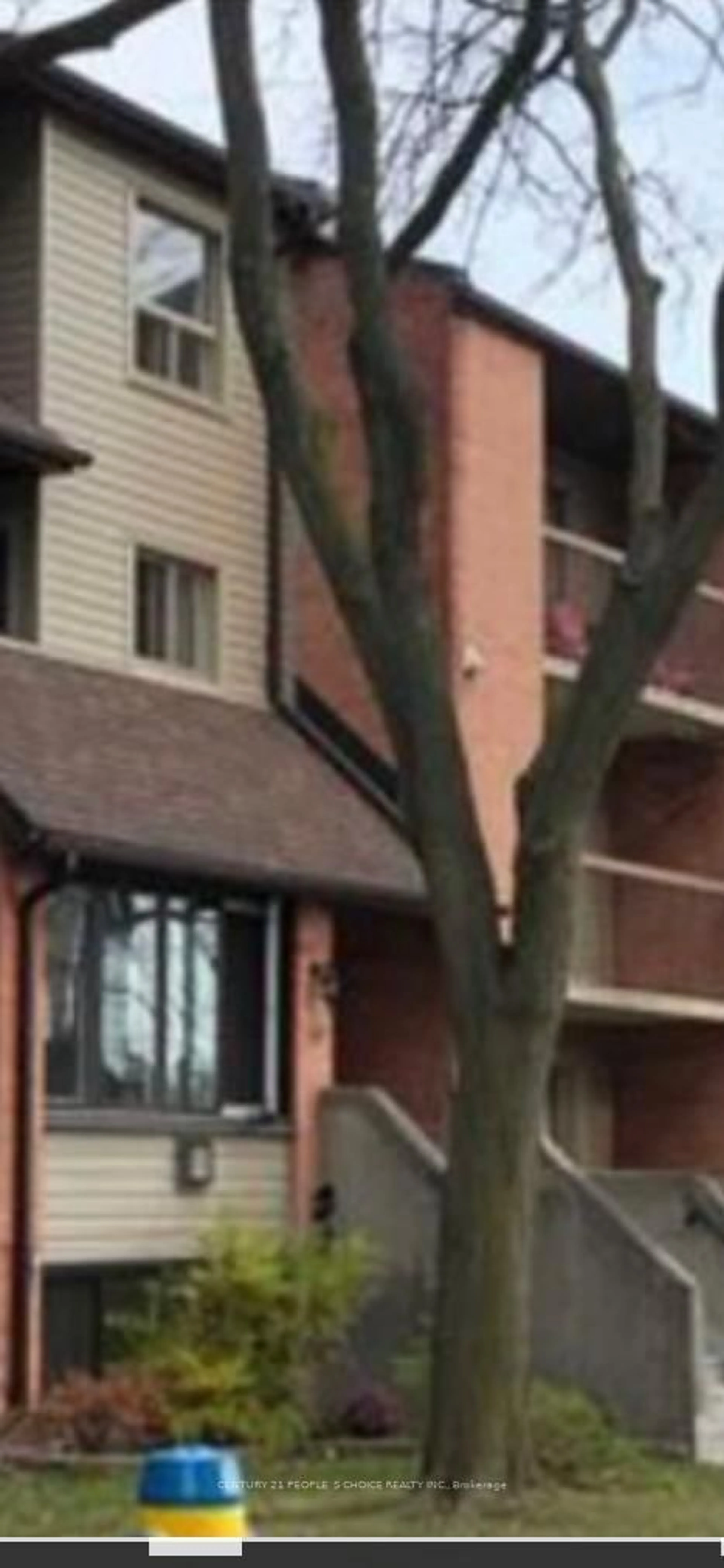 Blurry image for 30 Hickory St #111, Waterloo Ontario N2J 4L4