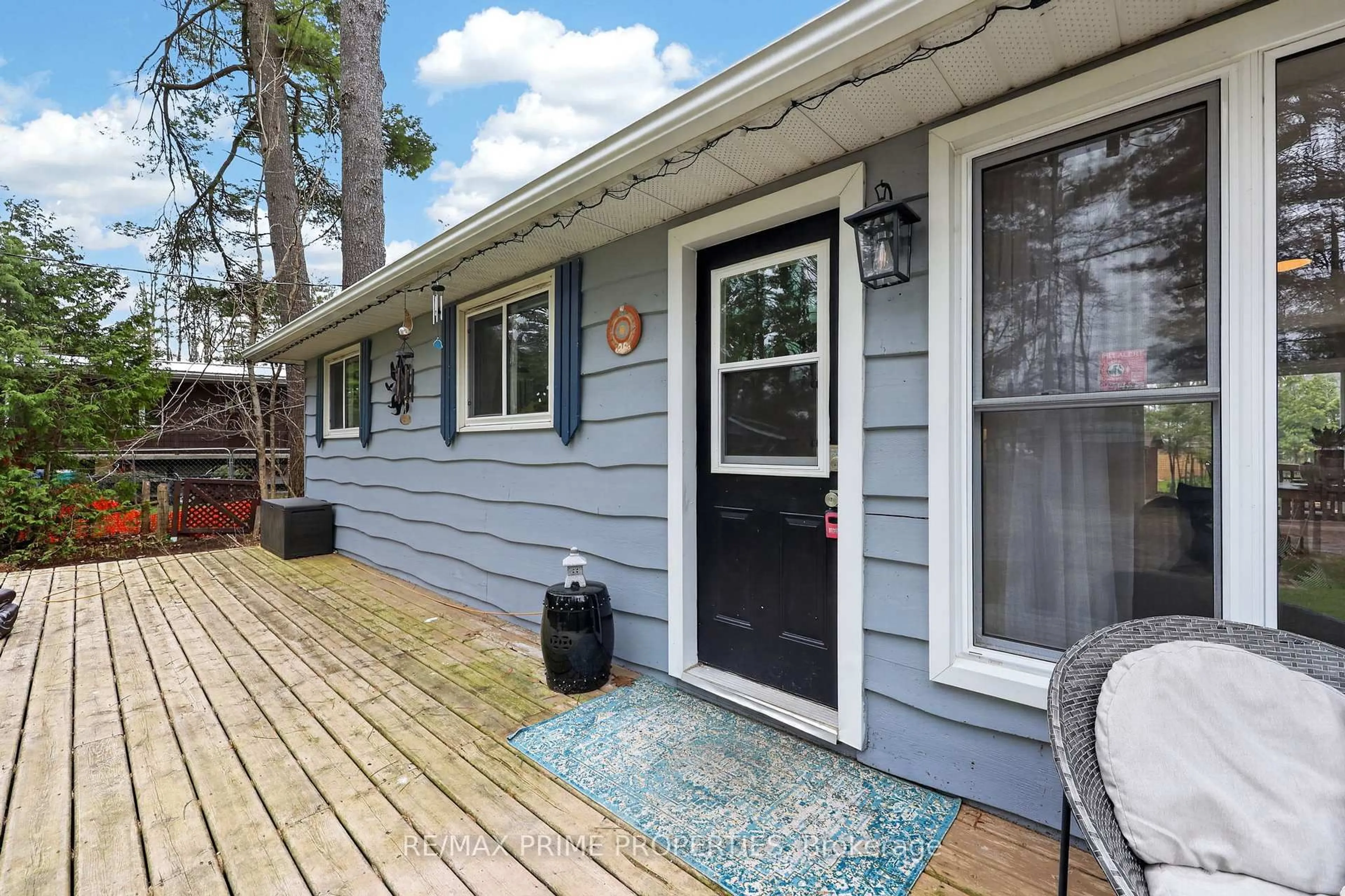 Home with vinyl exterior material, street for 118 Stanley Rd, Kawartha Lakes Ontario K0M 2T0