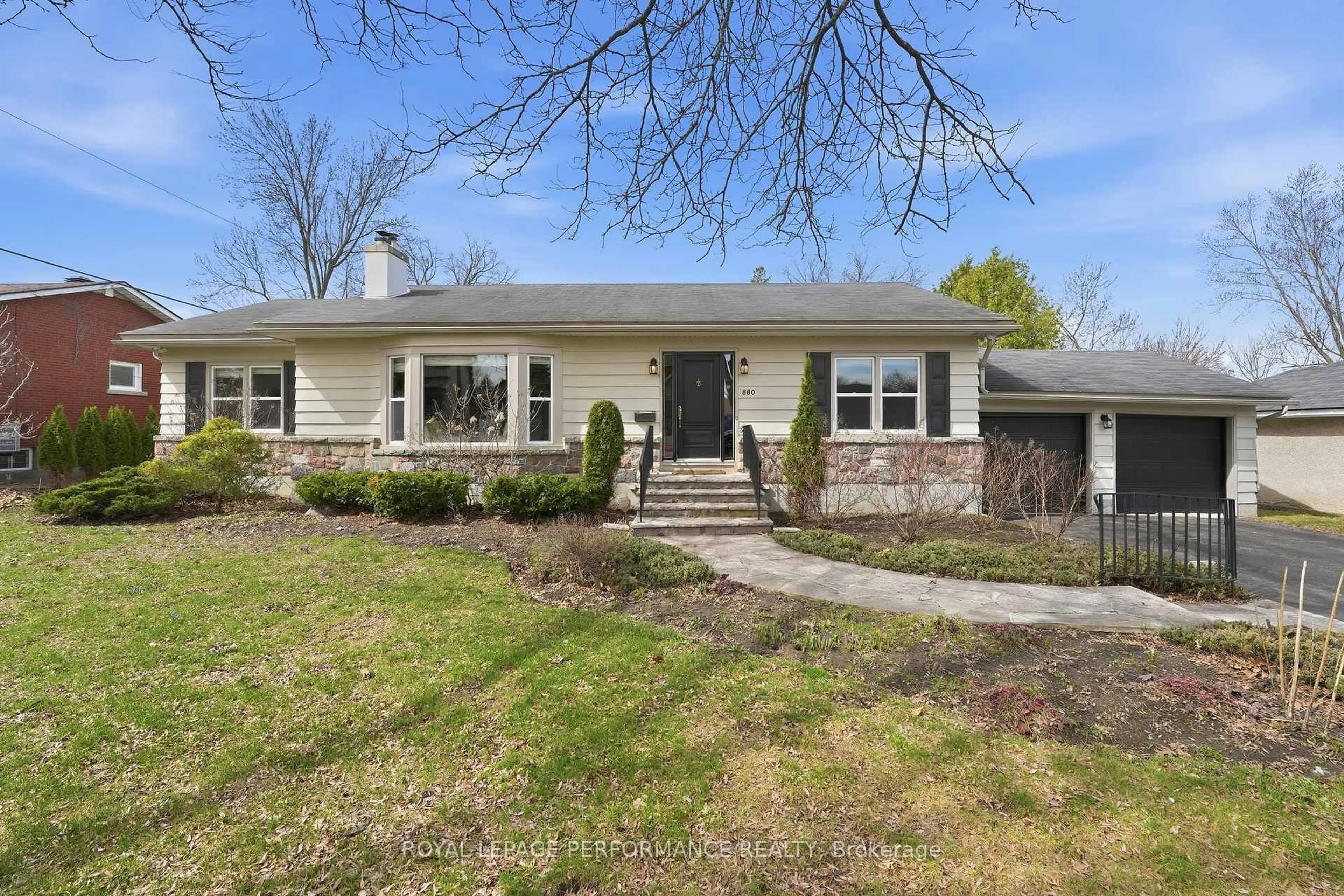 Unknown for 880 Melwood Ave, Ottawa Ontario K2A 3C3