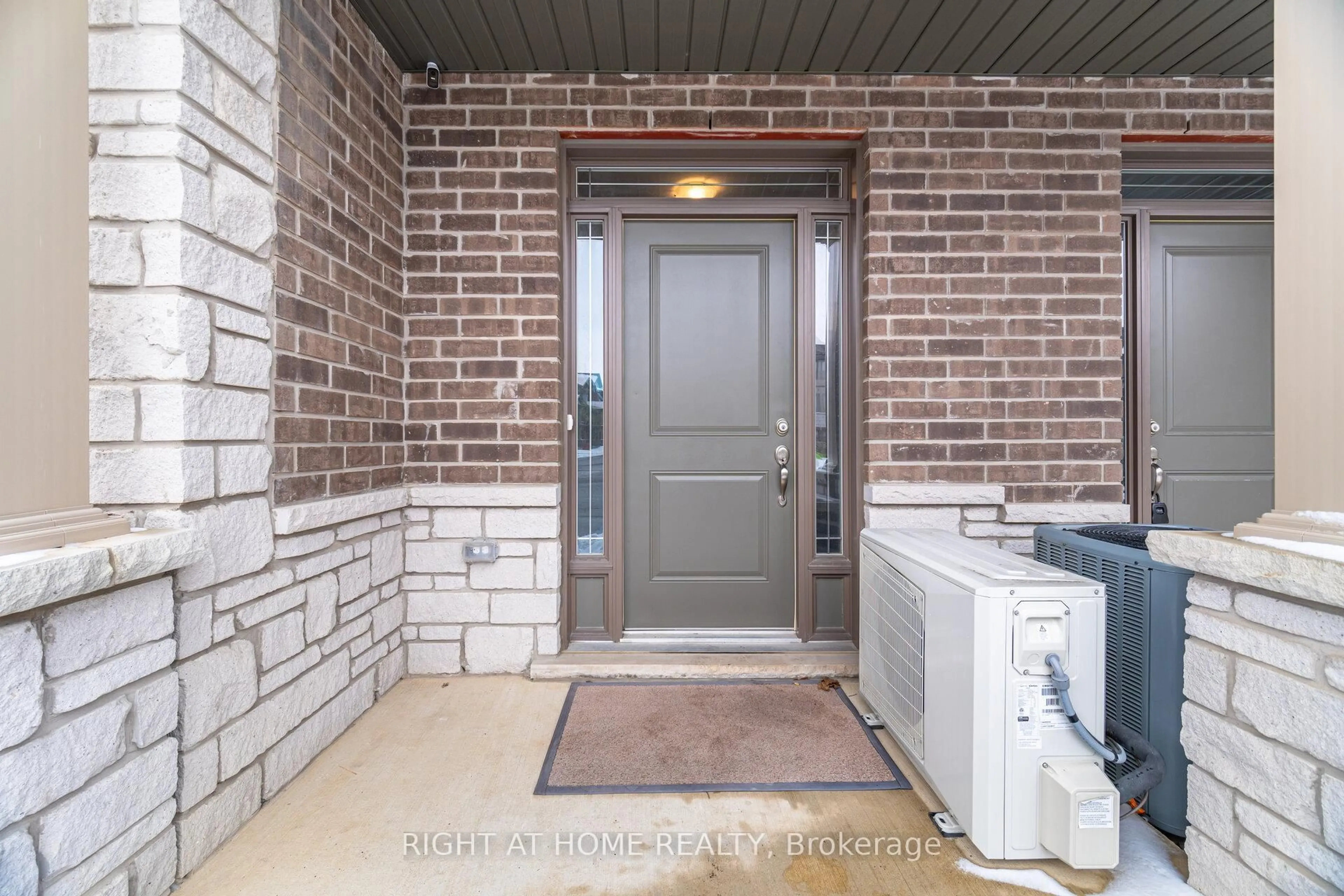 Indoor entryway for 19 Picardy Dr #61, Hamilton Ontario L8J 2T7