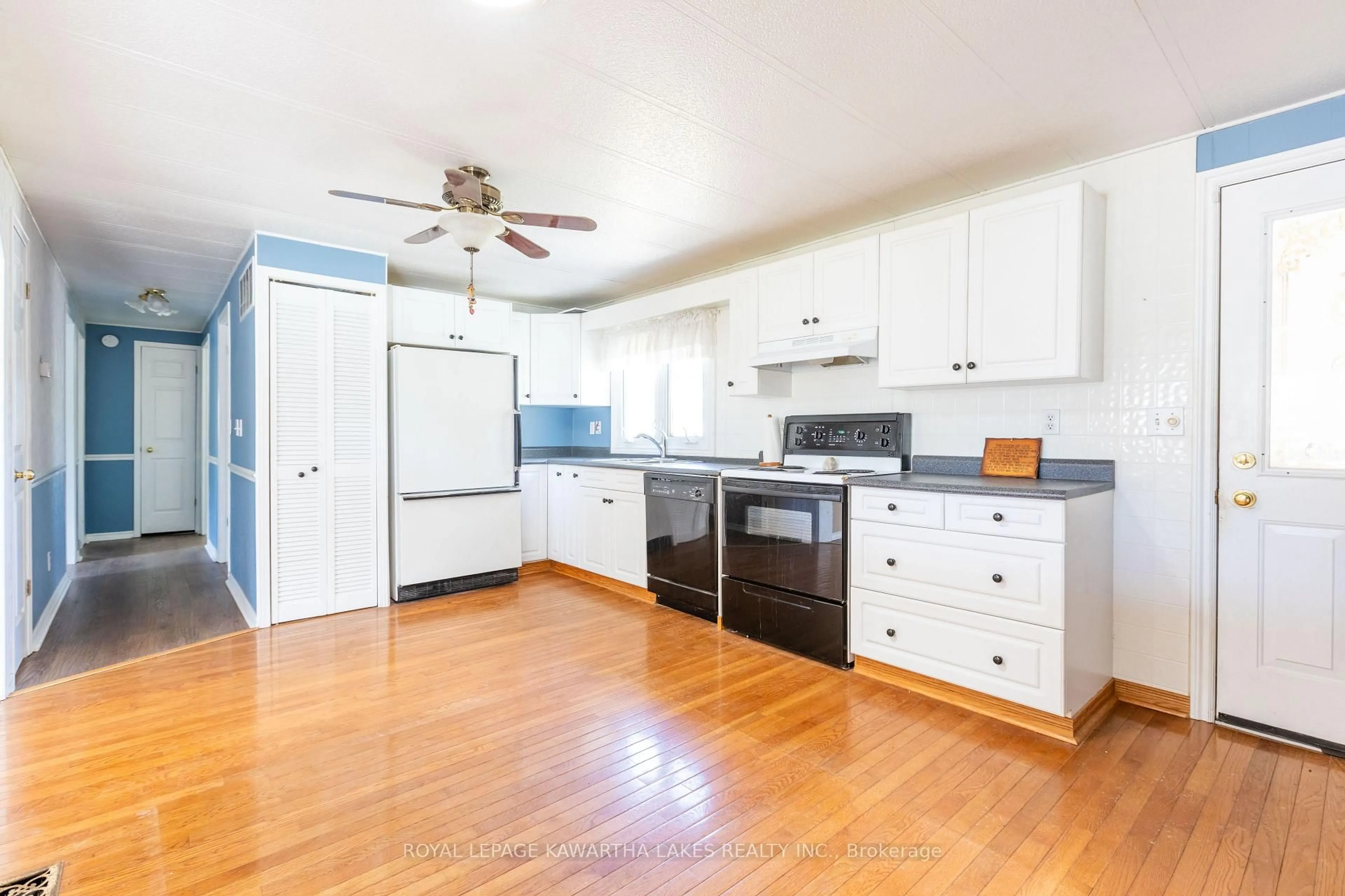 Standard kitchen, unknown for 6 Circle Dr, Kawartha Lakes Ontario K9V 0H7