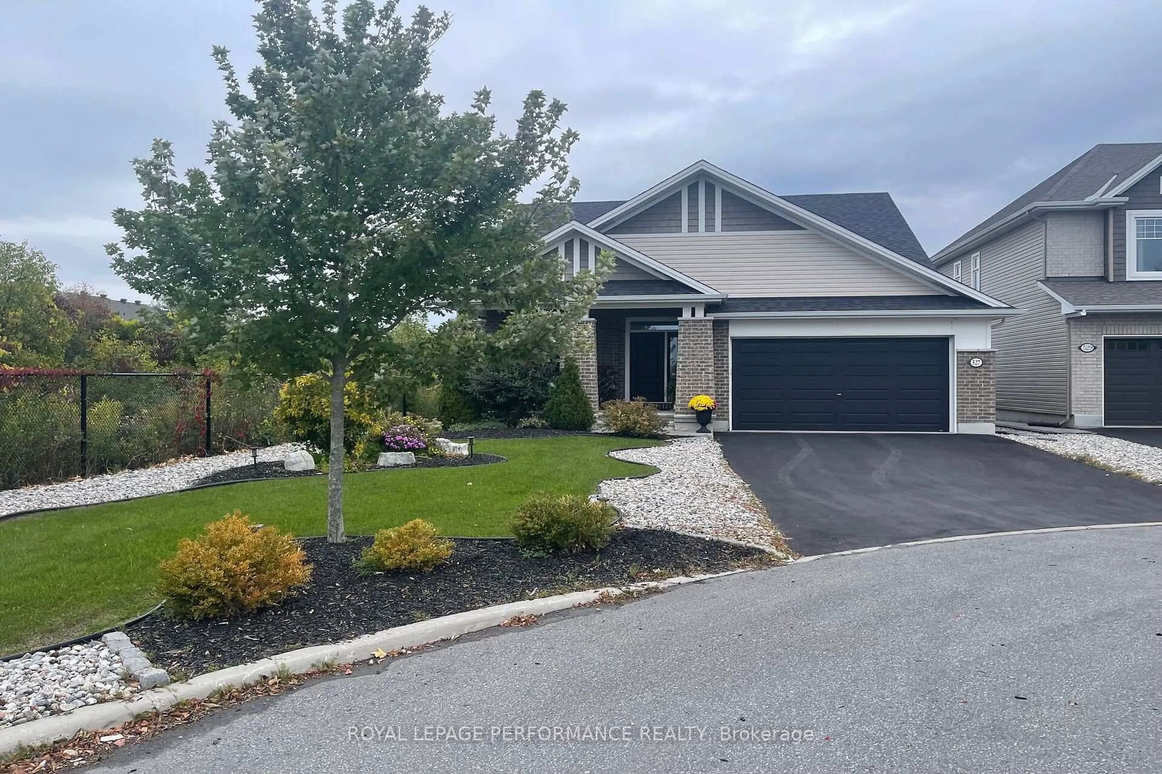 A pic from outside/outdoor area/front of a property/back of a property/a pic from drone, street for 527 Silverbell Cres, Ottawa Ontario K1T 0N9