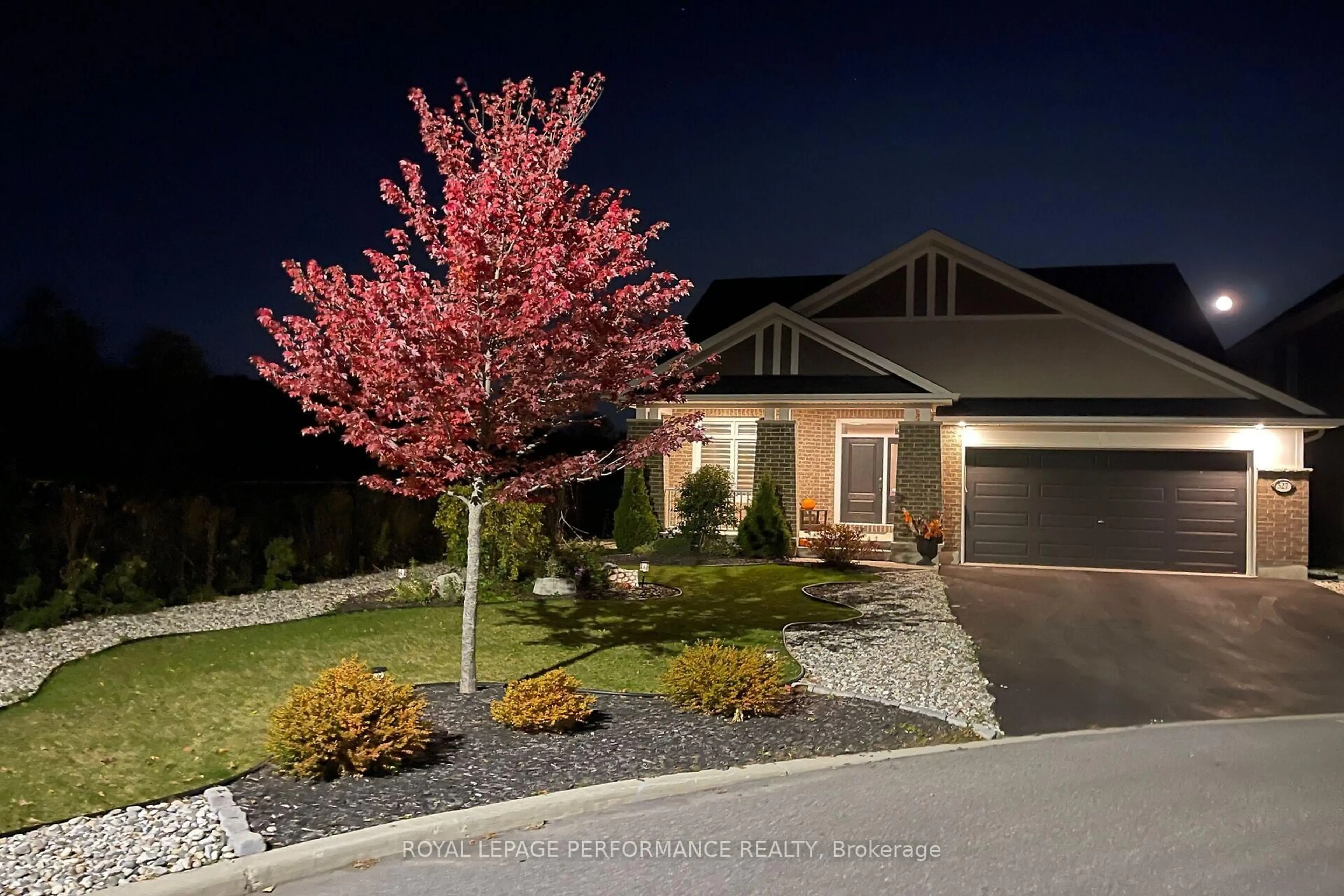 Unknown for 527 Silverbell Cres, Ottawa Ontario K1T 0N9