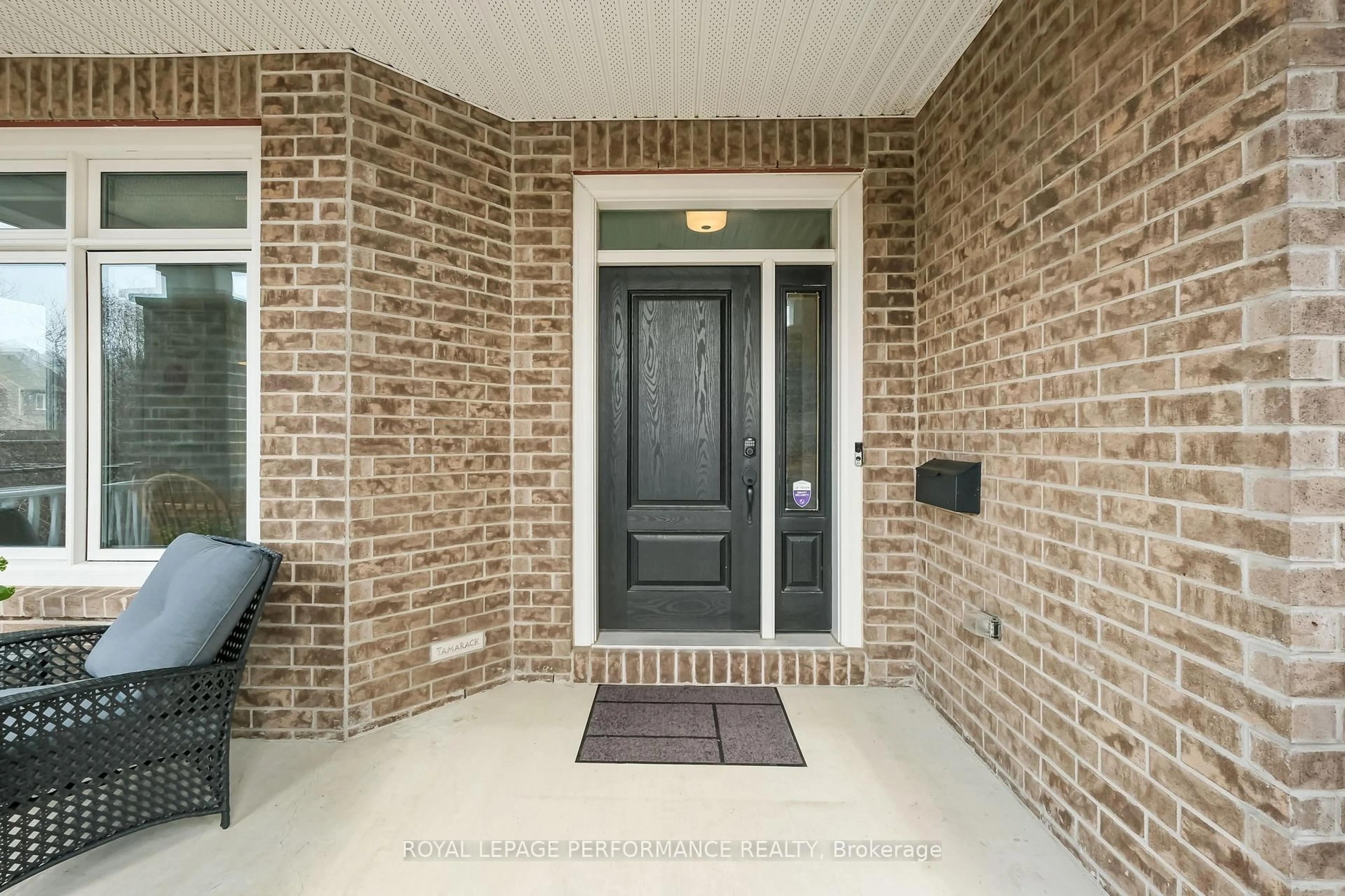 Indoor entryway for 527 Silverbell Cres, Ottawa Ontario K1T 0N9