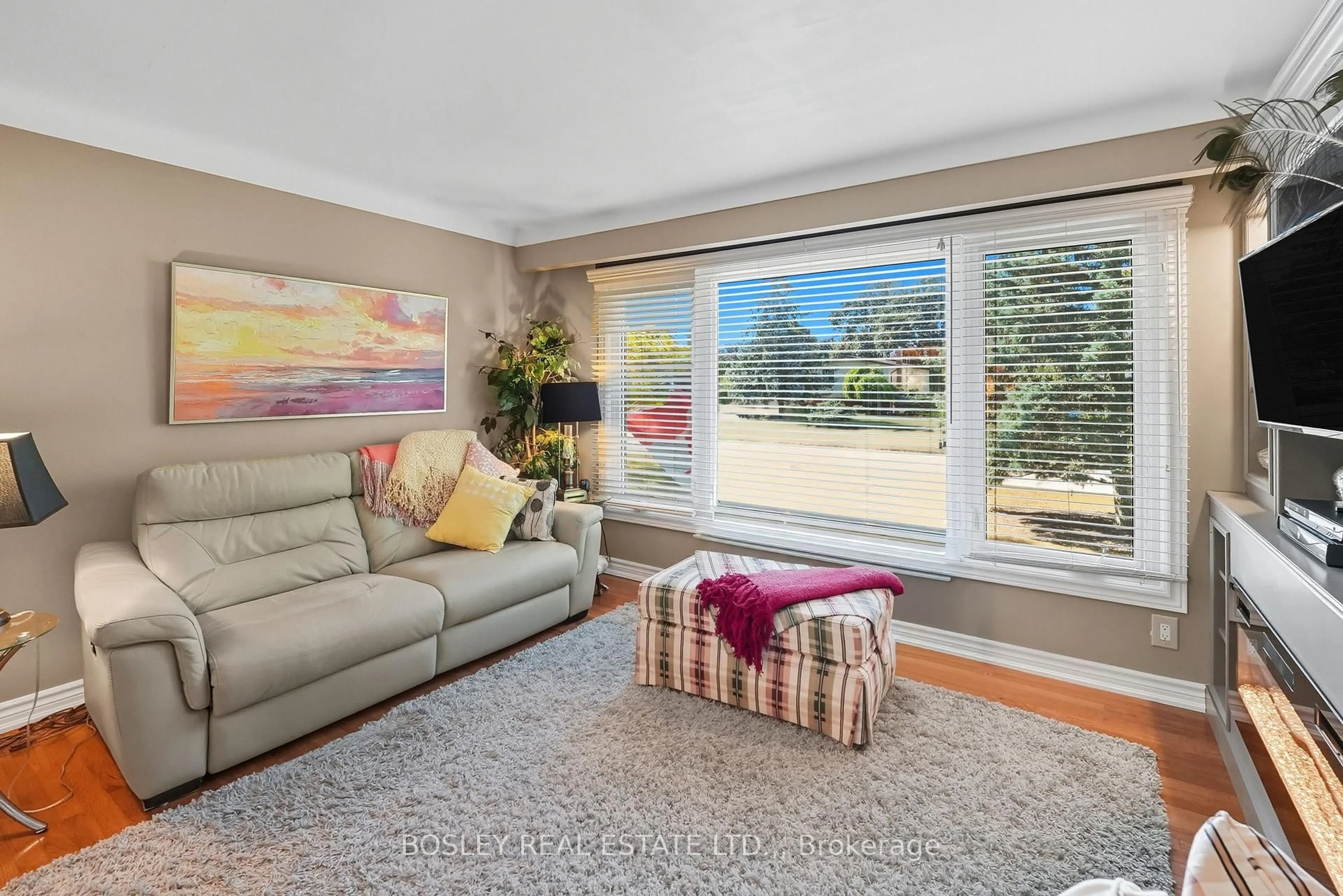 Living room with furniture, unknown for 10 Northgate Circ, Niagara-on-the-Lake Ontario L0S 1J0