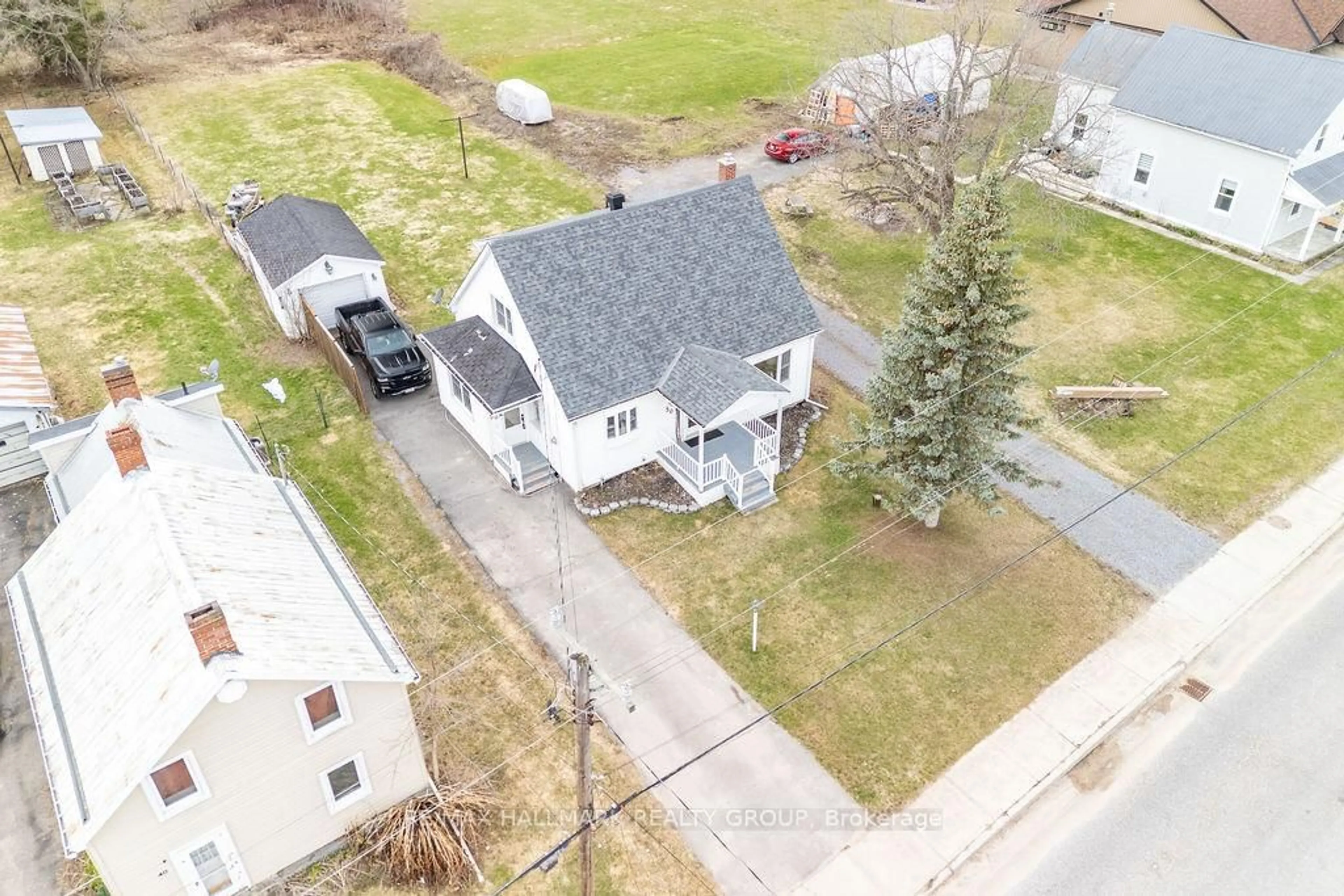 A pic from outside/outdoor area/front of a property/back of a property/a pic from drone, street for 50 Poole St, Arnprior Ontario K7S 1J2