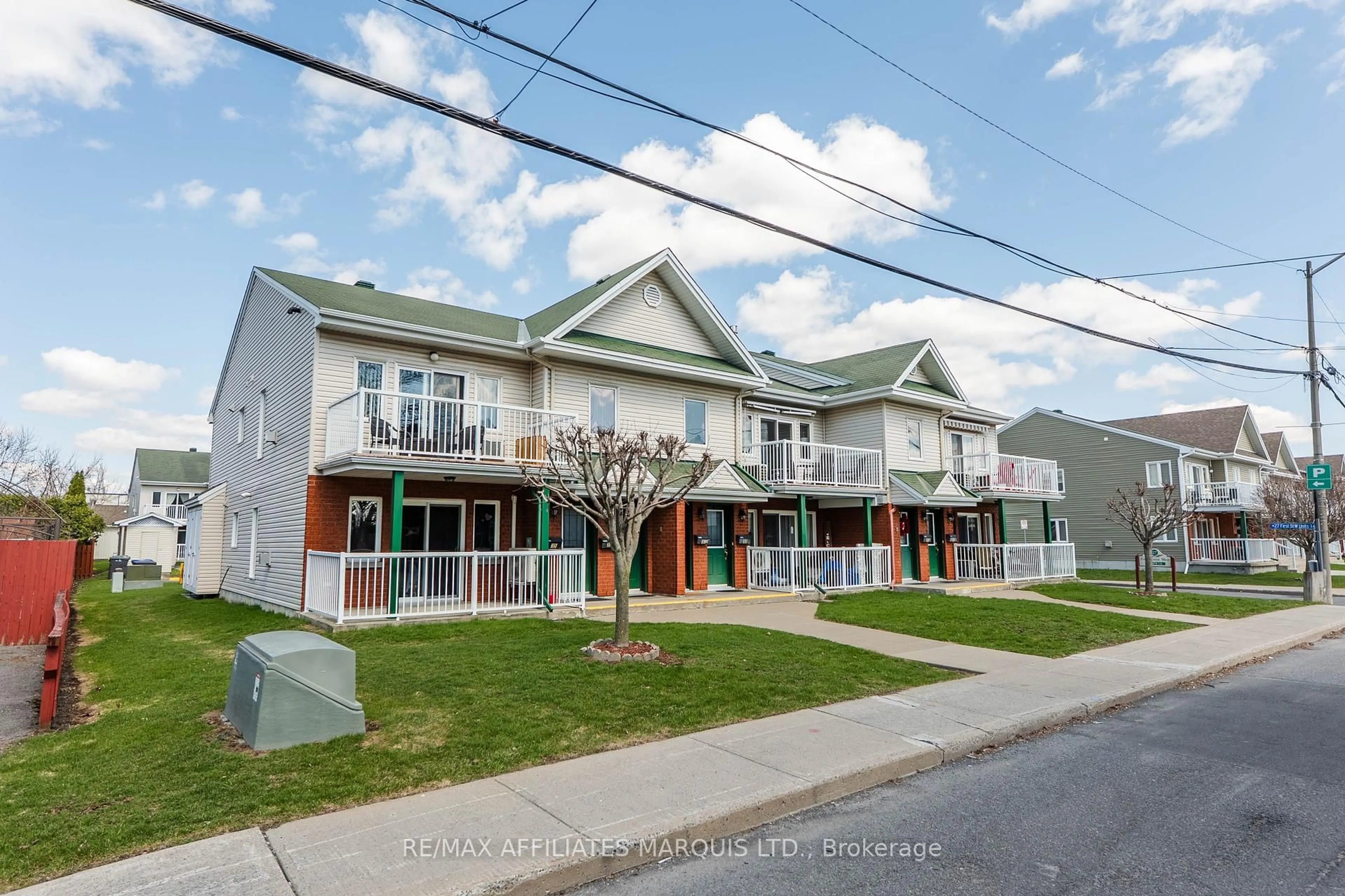 Unknown for 33 First St #5, Cornwall Ontario K6J 1B8