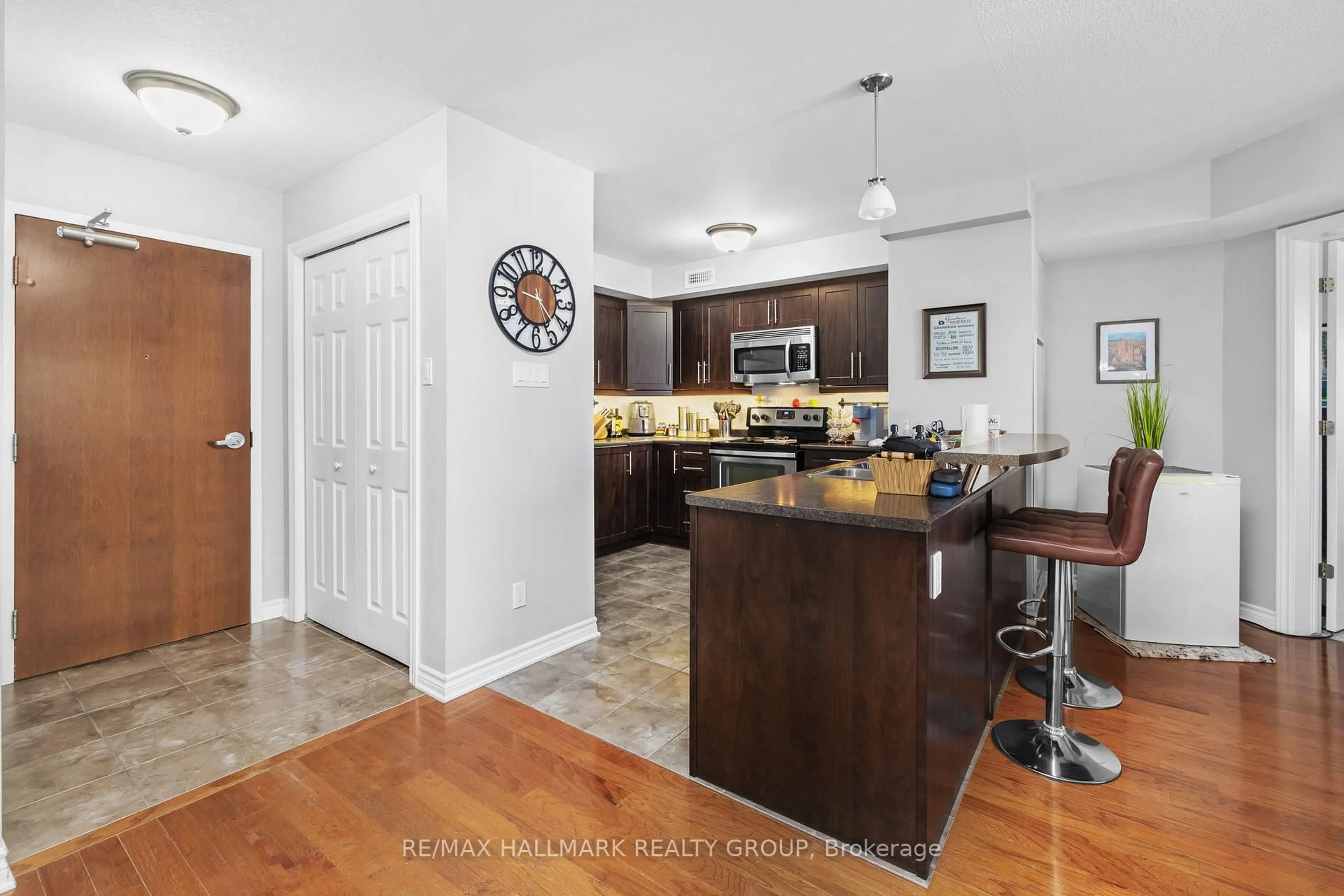 Open concept kitchen, ceramic/tile floor for 398 VAN BUREN St #305, North Grenville Ontario K0G 1J0