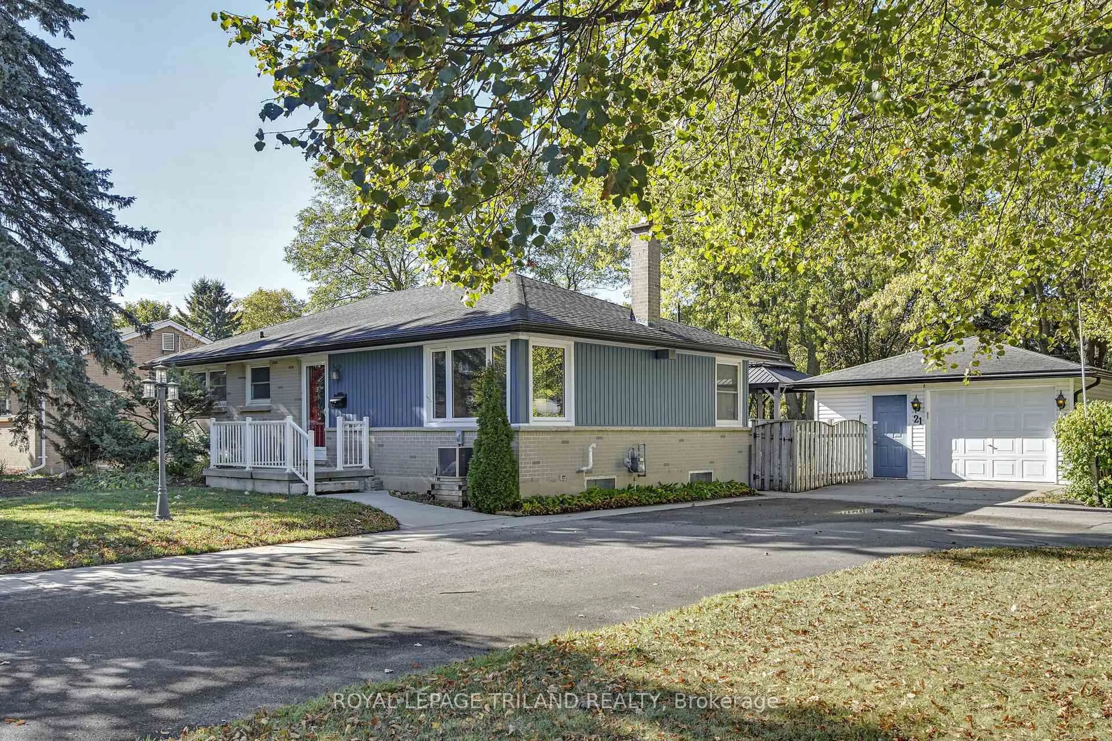 Home with vinyl exterior material, street for 21 LANGTON Rd, London East Ontario N5V 2L9