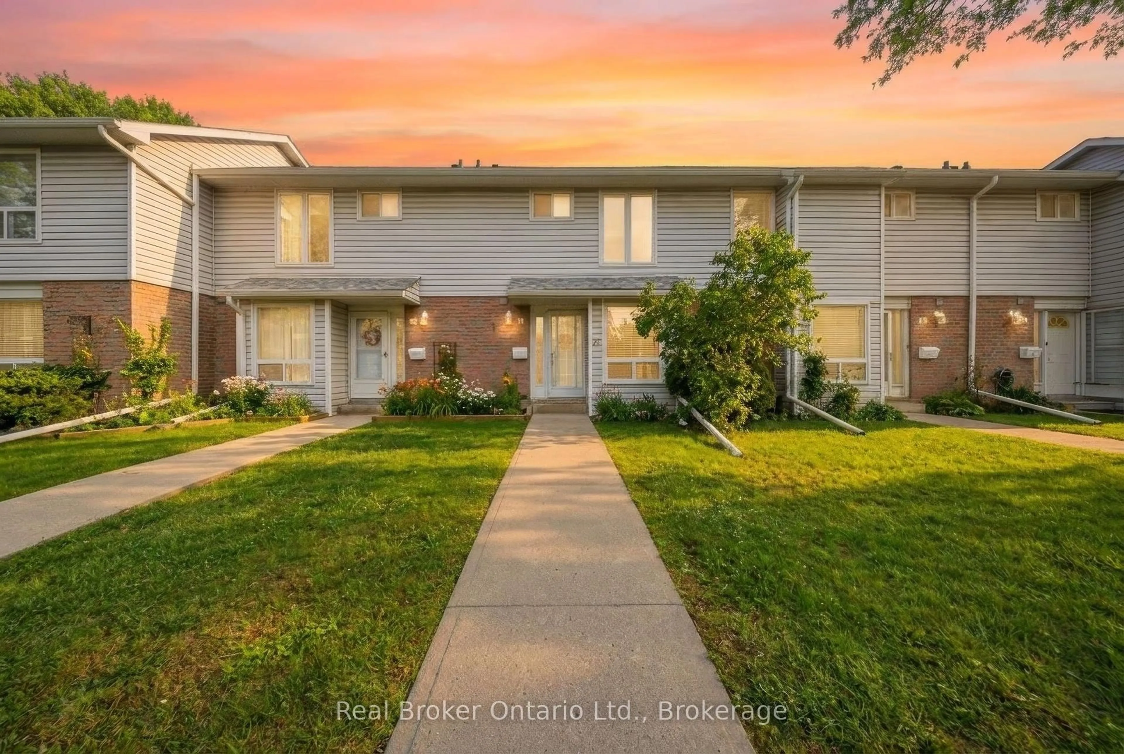 A pic from outside/outdoor area/front of a property/back of a property/a pic from drone, street for 32 Mowat Blvd #41, Kitchener Ontario N2E 1X4