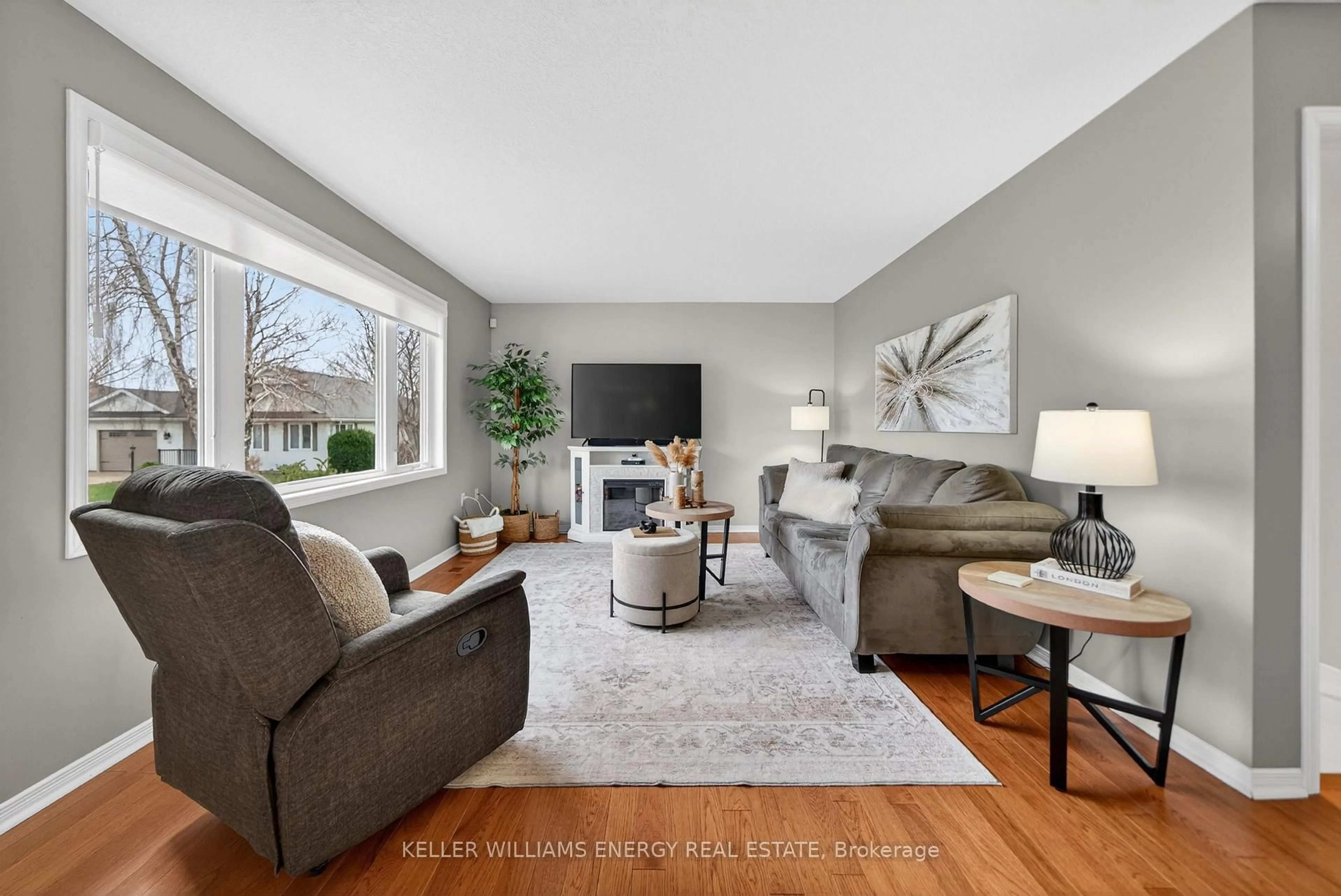 Living room with furniture, unknown for 35 CRETNEY Dr, Prince Edward County Ontario K0K 3L0