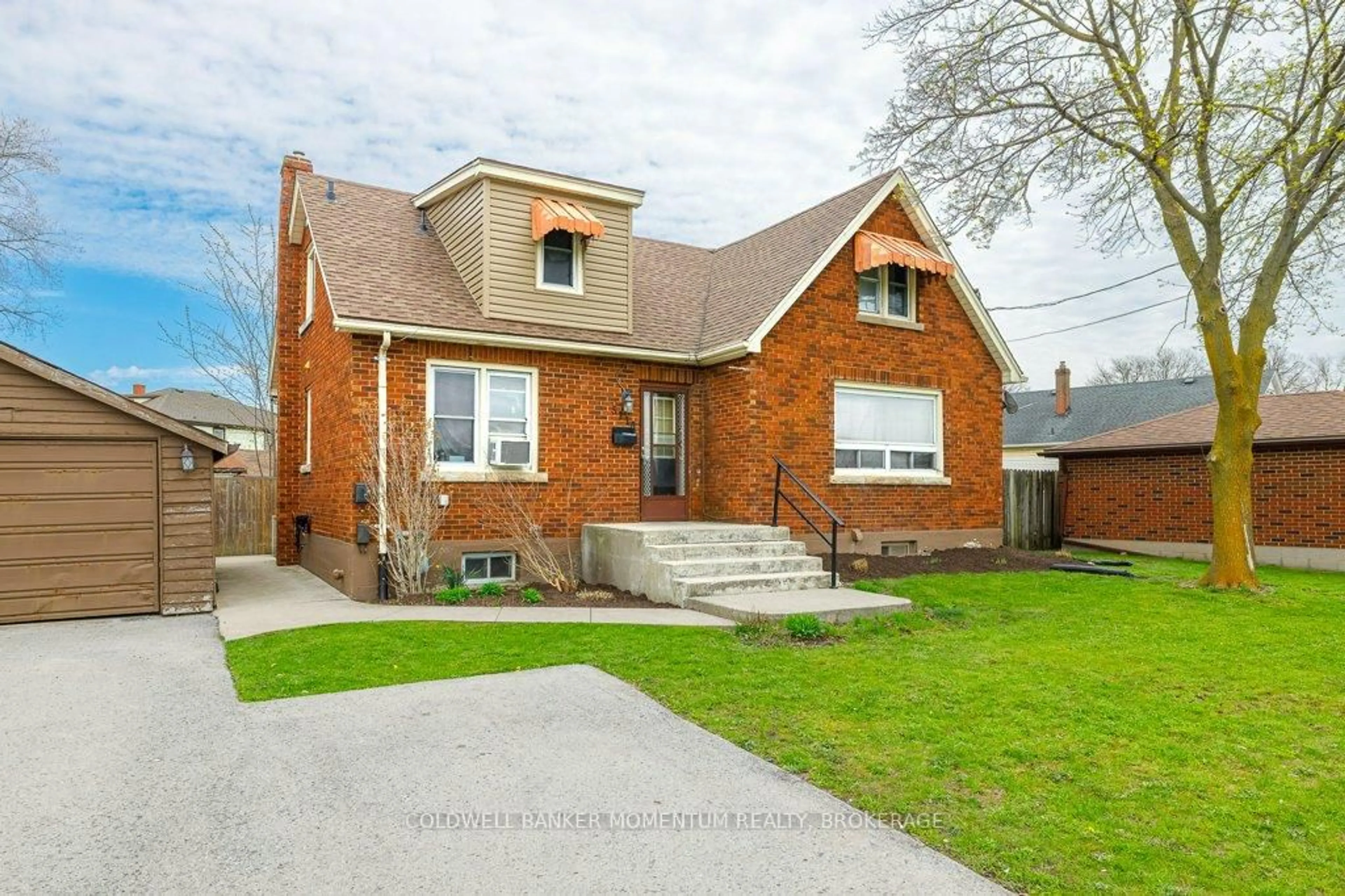 Home with brick exterior material, street for 5110 Stanley Ave, Niagara Falls Ontario L2E 5A2