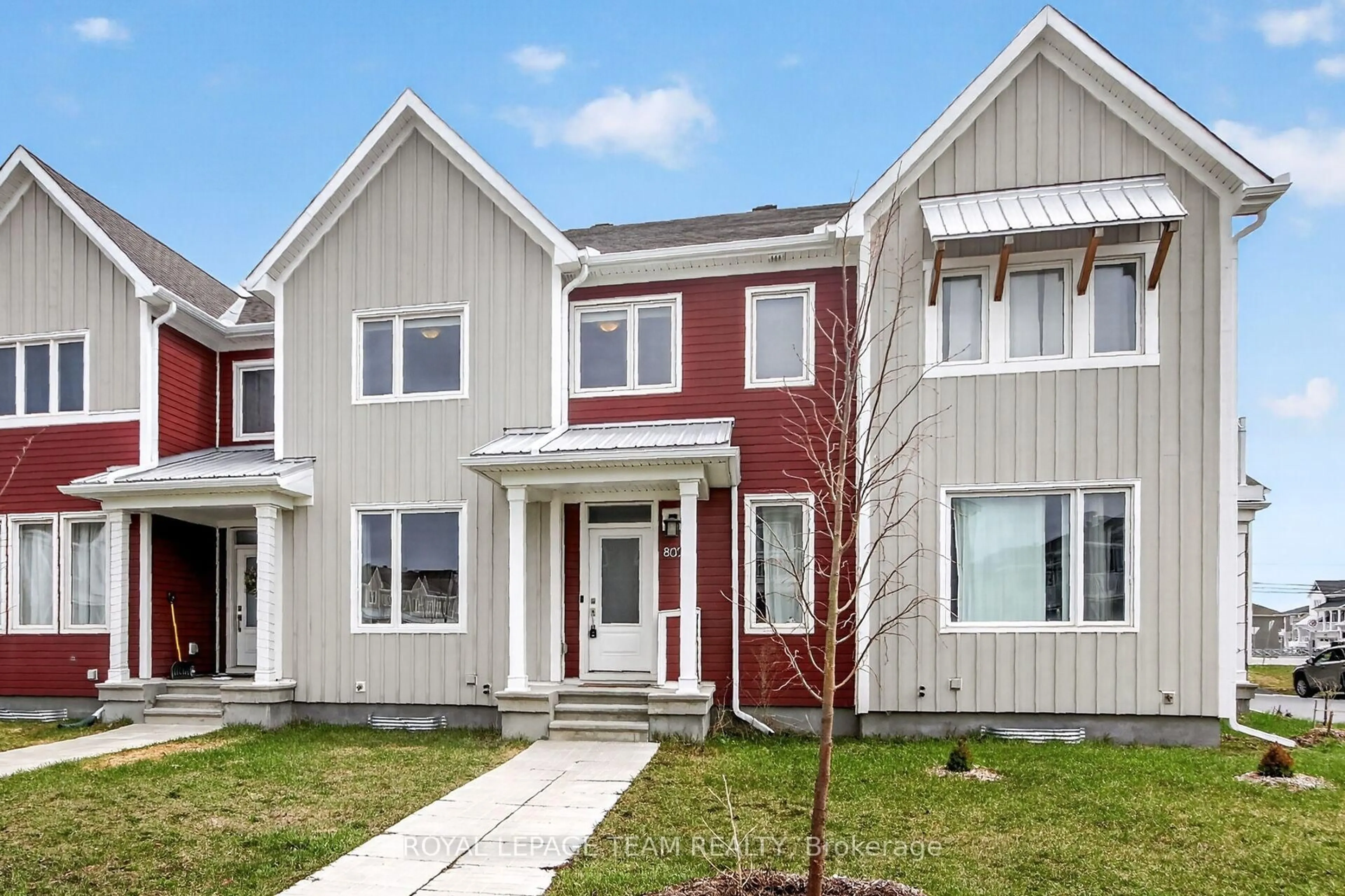 Home with vinyl exterior material, street for 802 Bascule Pl, Richmond Ontario K0A 2Z0