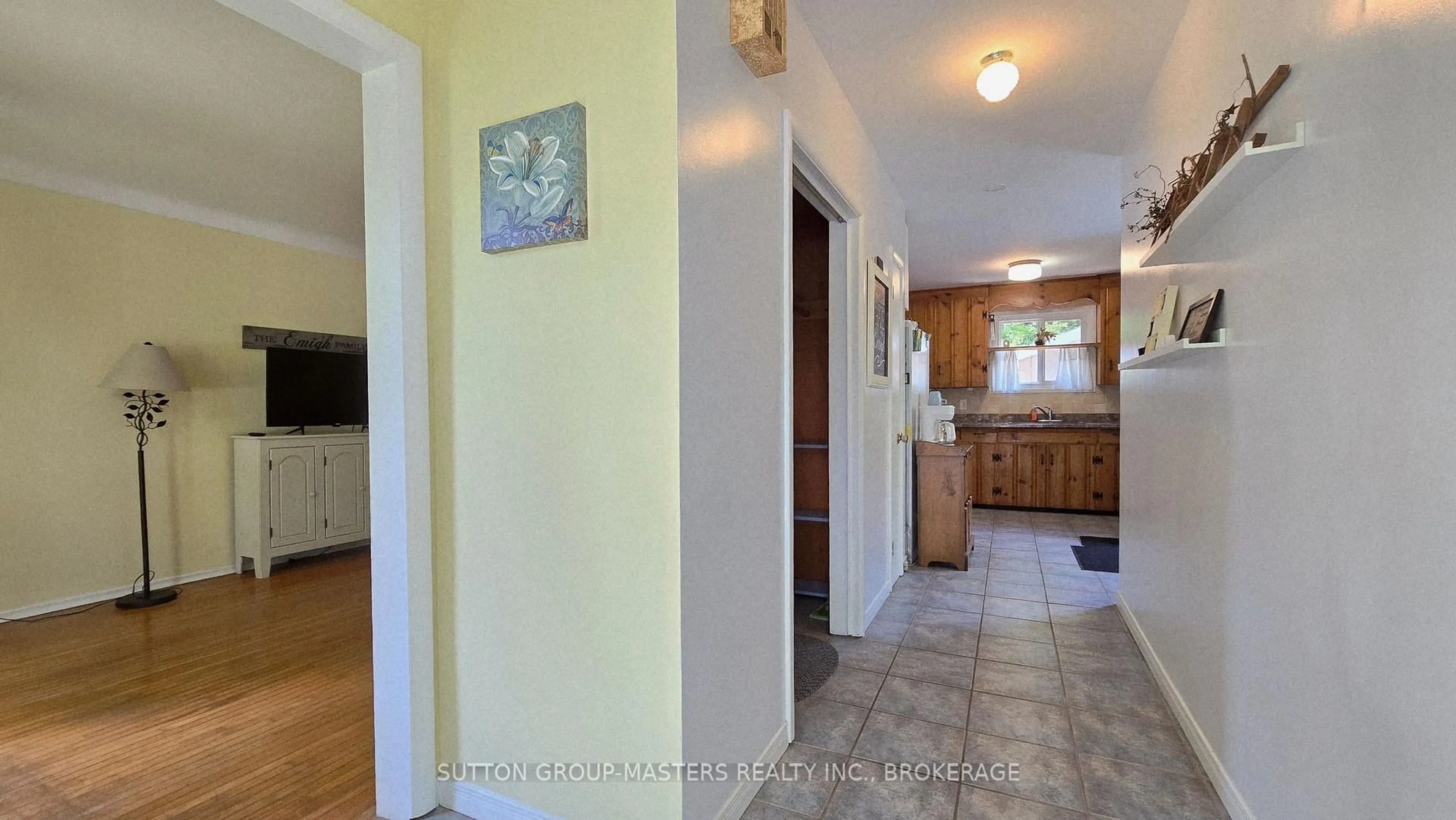 Indoor entryway for 7A Bishop St, Kingston Ontario K7M 3P5