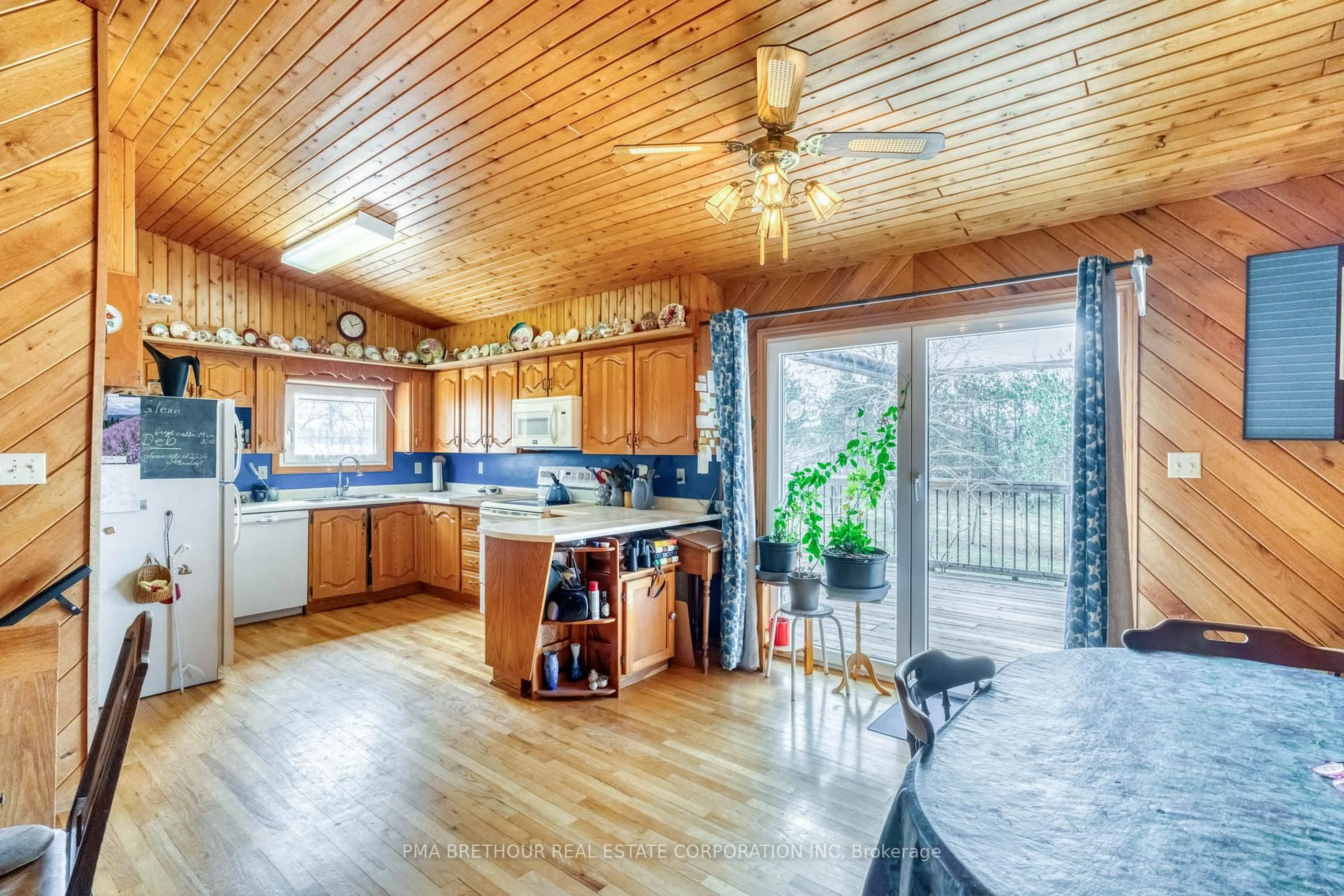 Open concept kitchen, wood/laminate floor for 2008 Pine Grove Rd, Lanark Ontario K0G 1K0