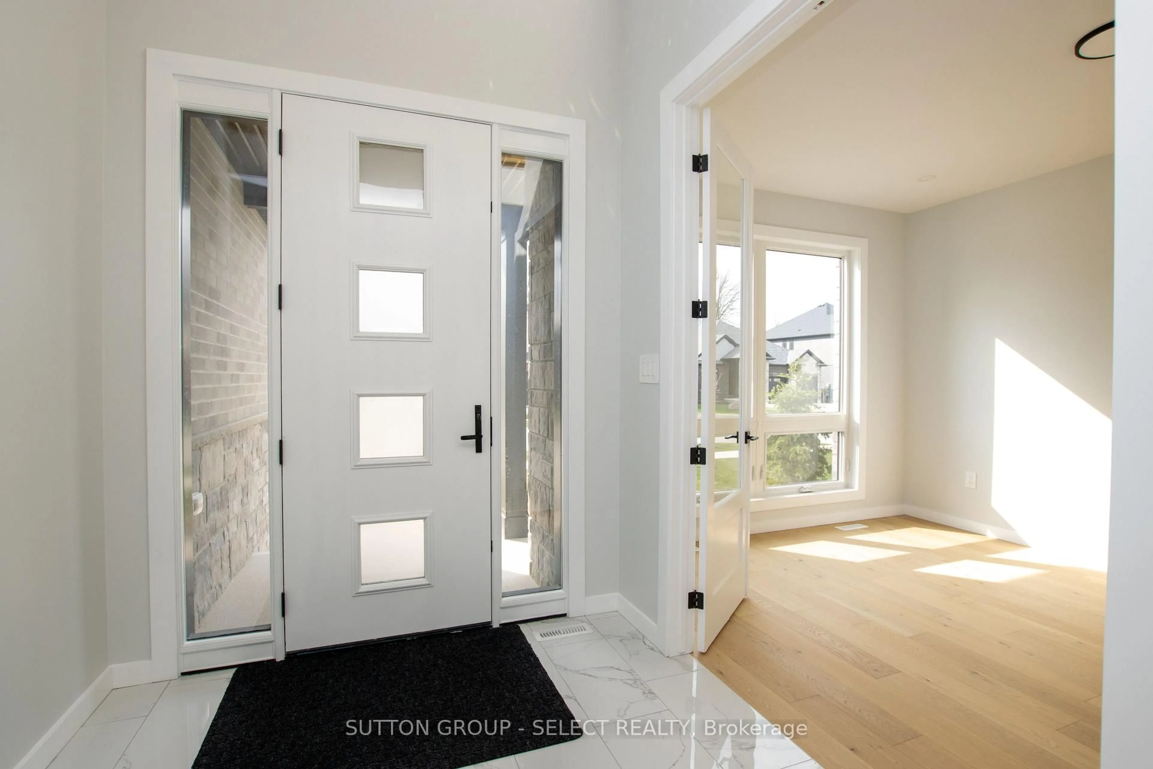 Indoor entryway for 88 Optimist Dr, Southwold Ontario N5P 3T2