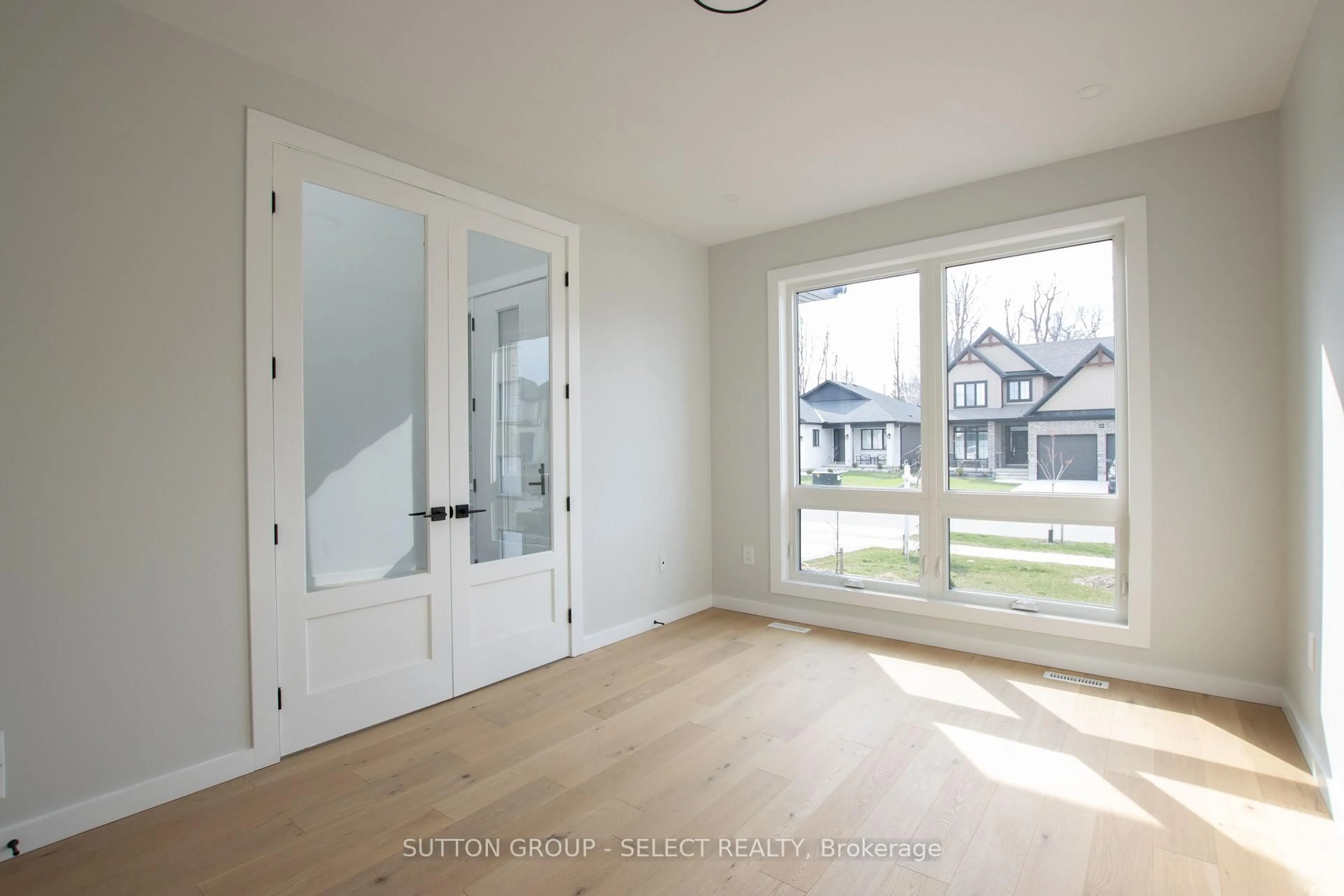 Indoor entryway for 88 Optimist Dr, Southwold Ontario N5P 3T2