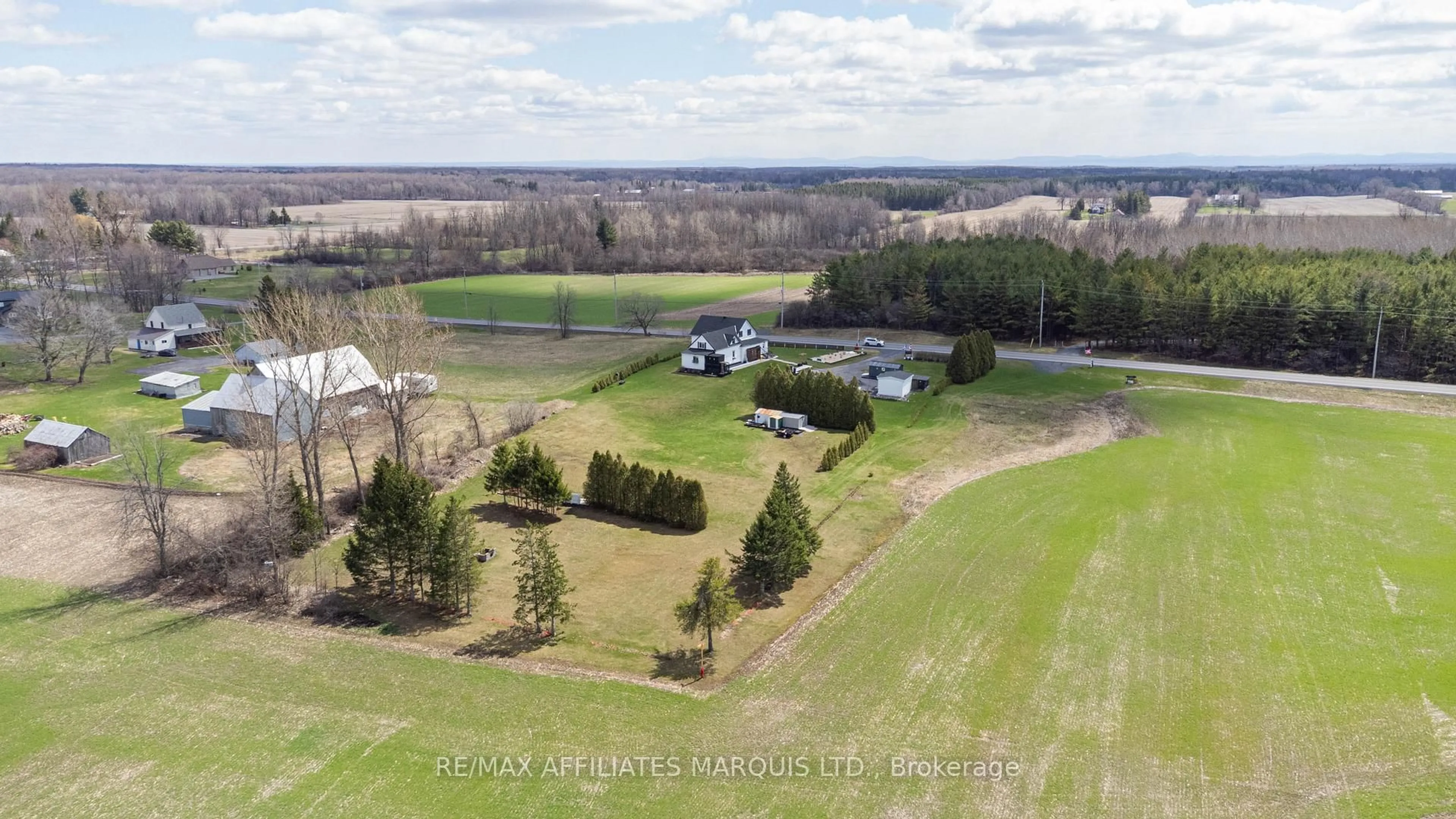 A pic from outside/outdoor area/front of a property/back of a property/a pic from drone, unknown for 18753 County 19 Rd, South Glengarry Ontario K0C 2J0