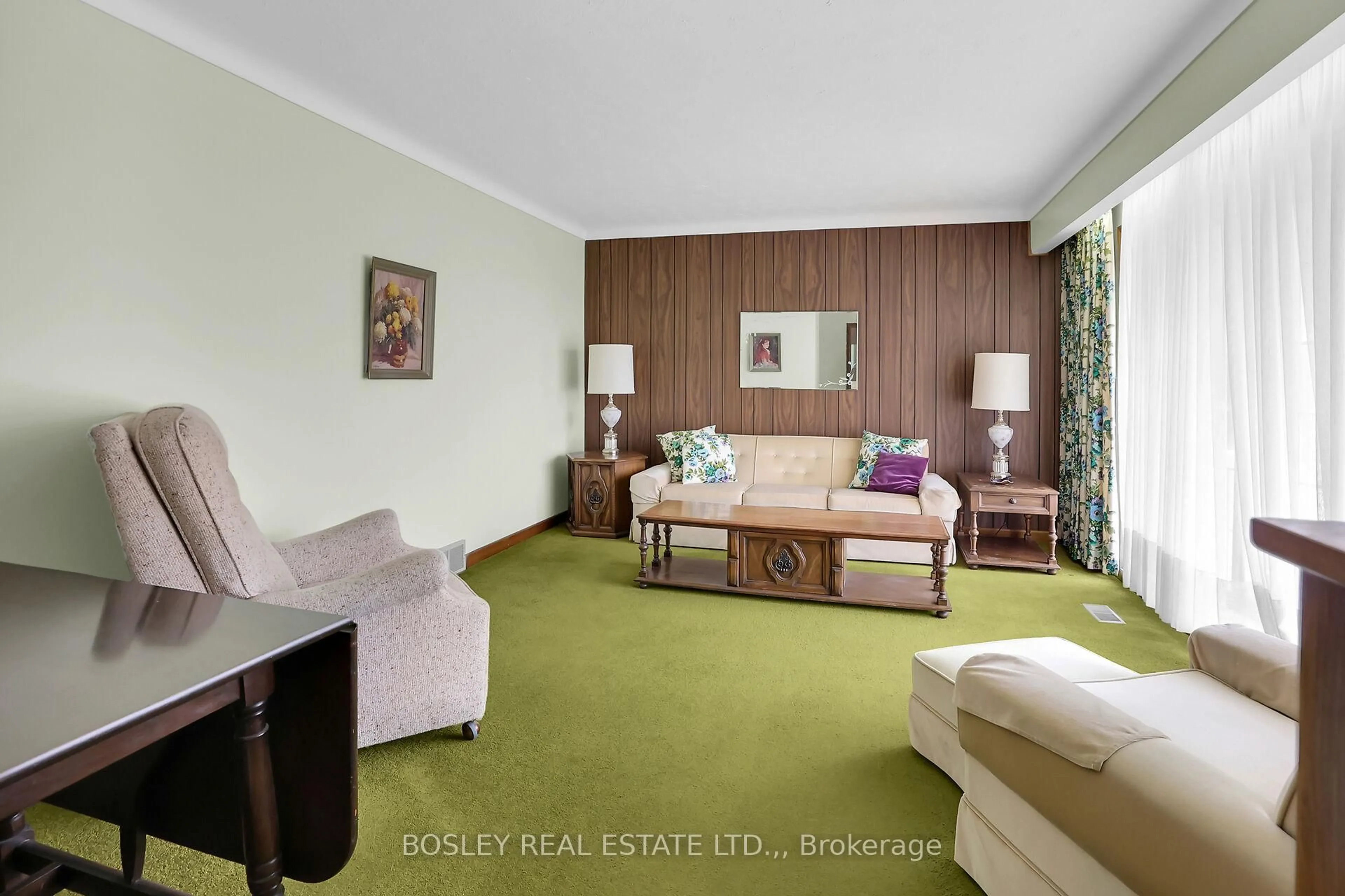 Living room with furniture, unknown for 1320 Niagara Stone Rd, Niagara-on-the-Lake Ontario L0S 1T0