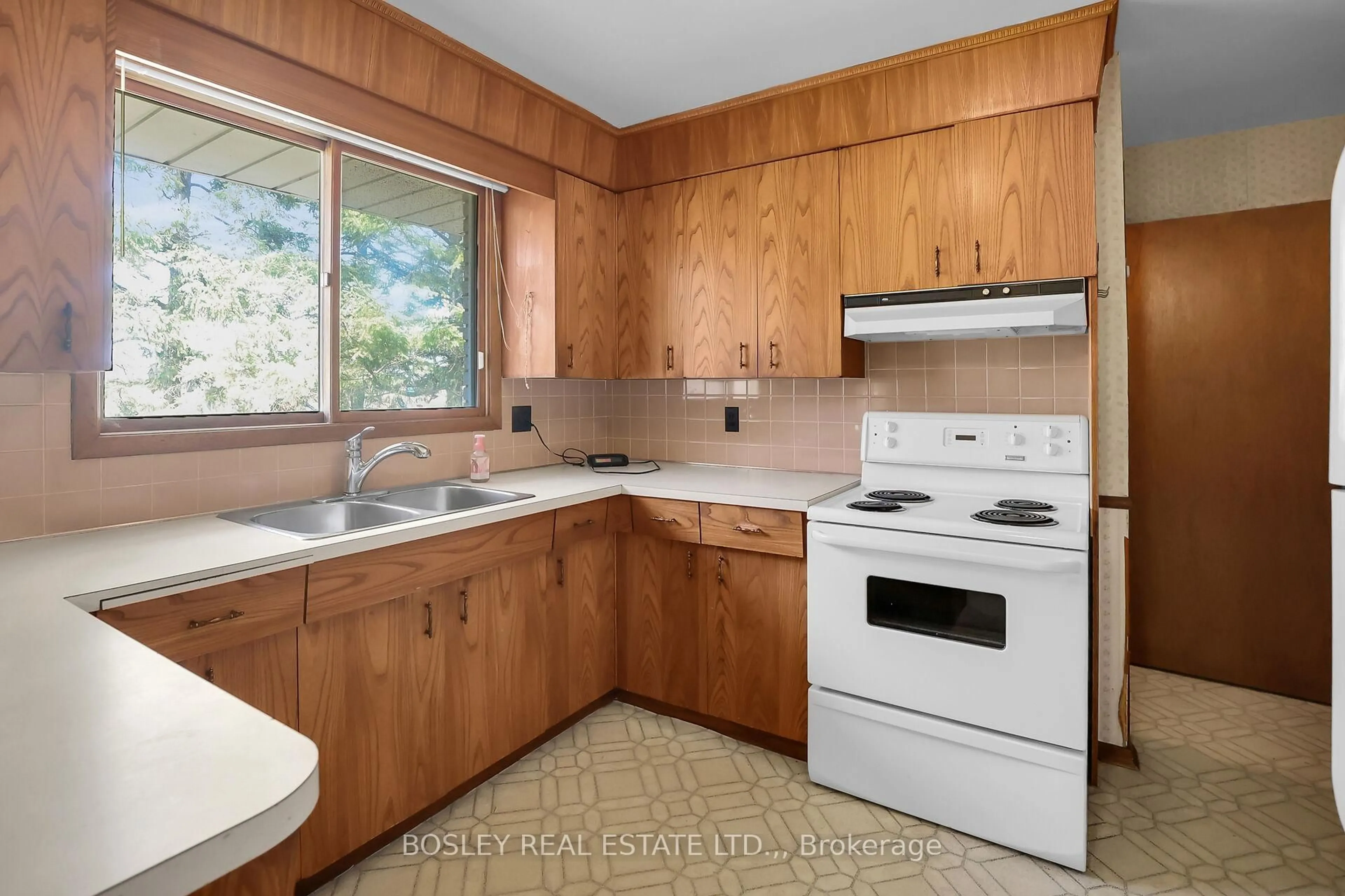 Standard kitchen, unknown for 1320 Niagara Stone Rd, Niagara-on-the-Lake Ontario L0S 1T0