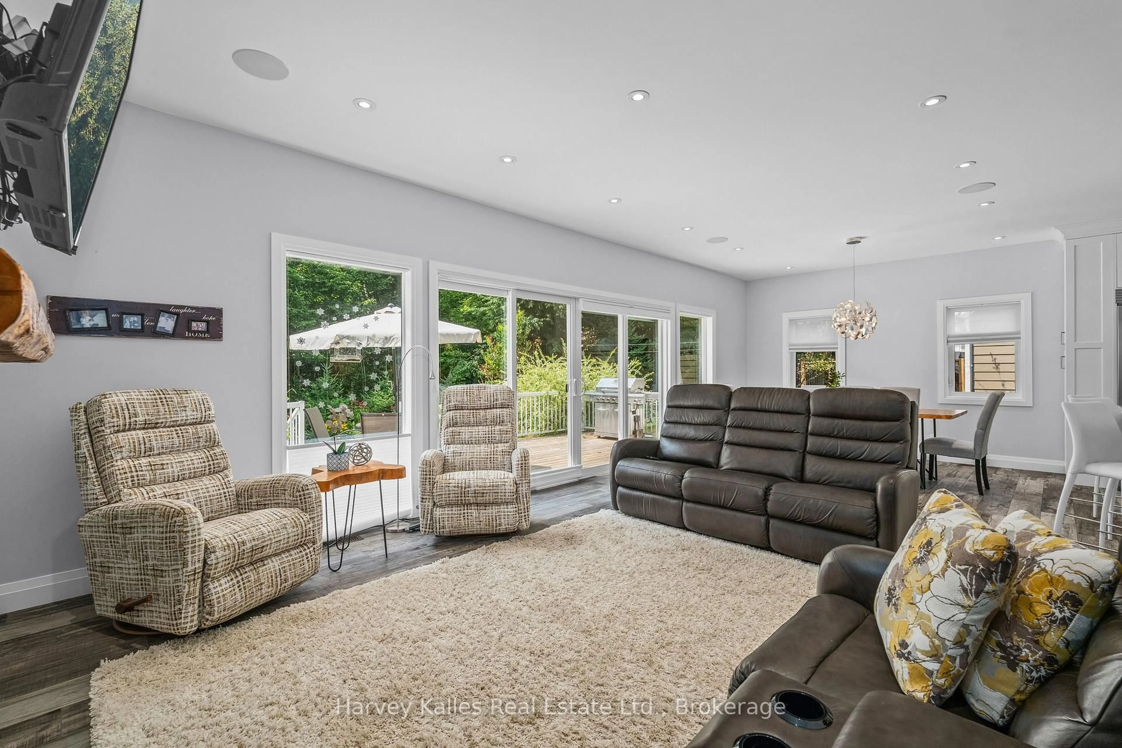 Living room with furniture, unknown for 36 Homestead Lane, Huntsville Ontario P1H 2N8