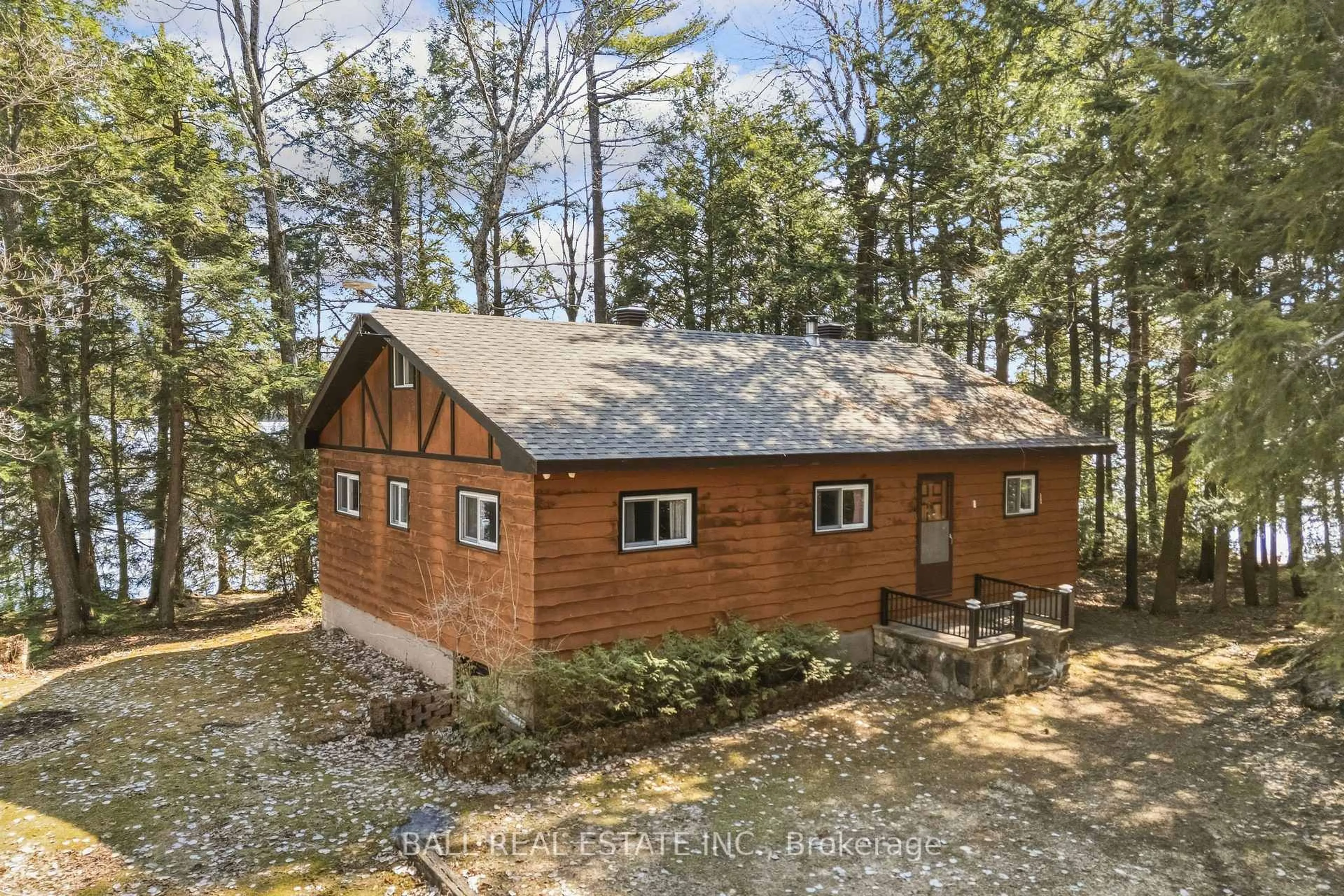 A pic from outside/outdoor area/front of a property/back of a property/a pic from drone, unknown for 1117 Canadian Shield Cres, Highlands East Ontario K0L 2A0
