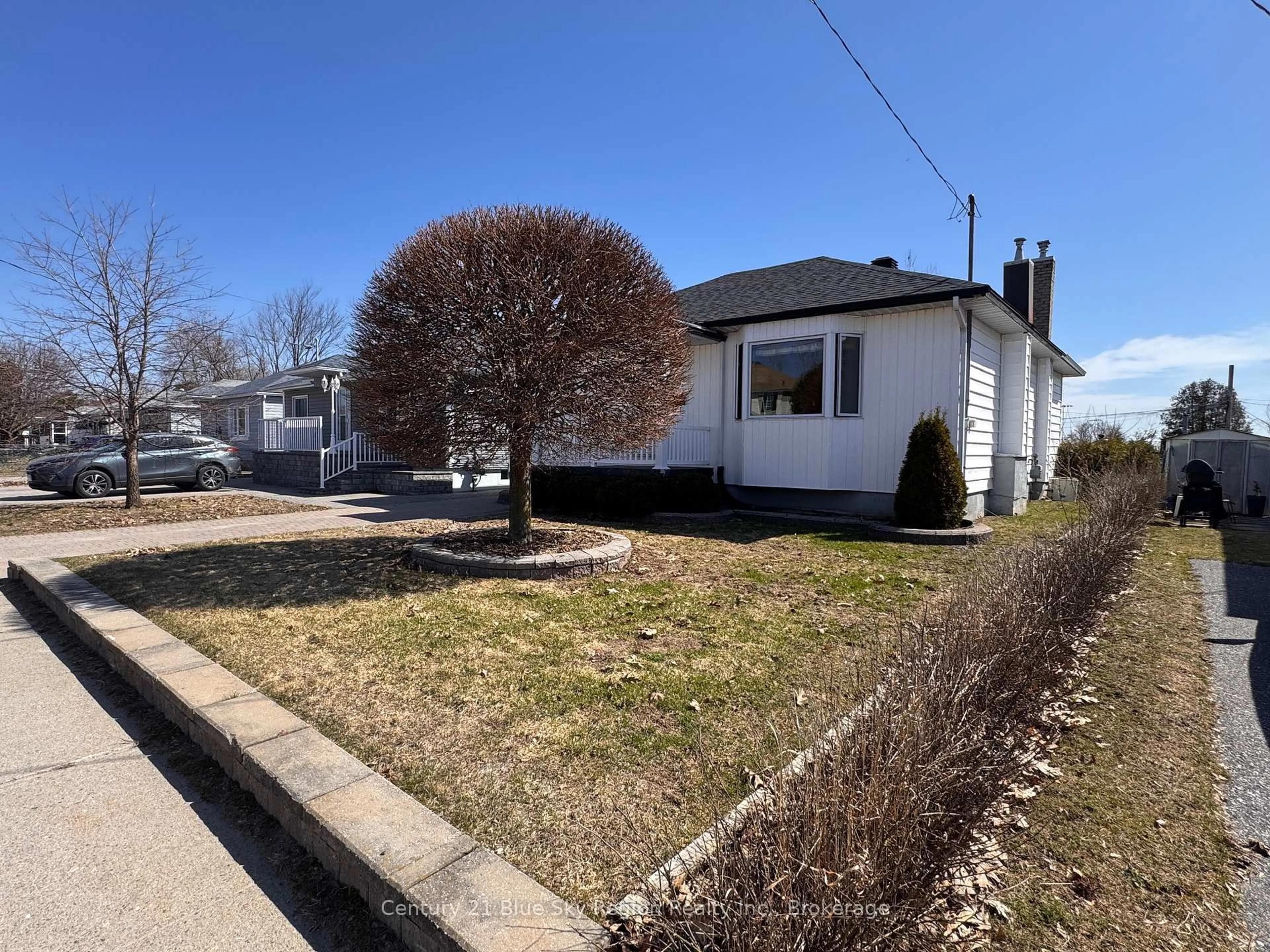 Unknown for 918 Douglas St, North Bay Ontario P1B 5P6