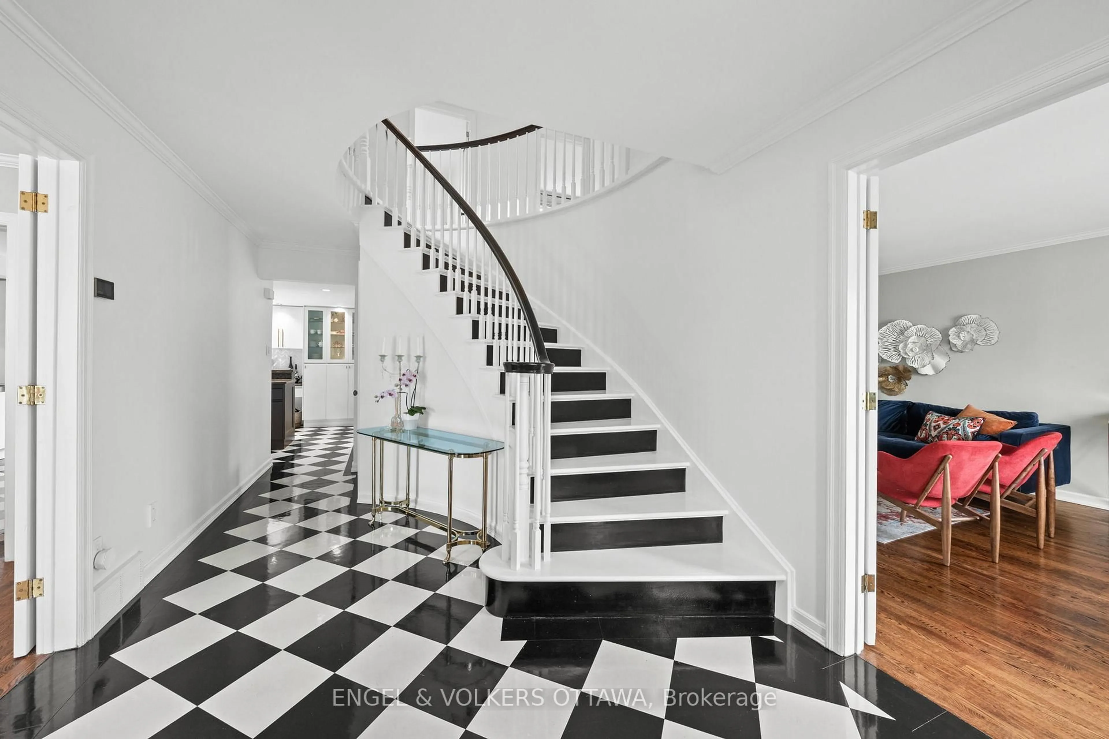 Stairs for 1 Erinlea Crt, Nepean Ontario K2E 7C8