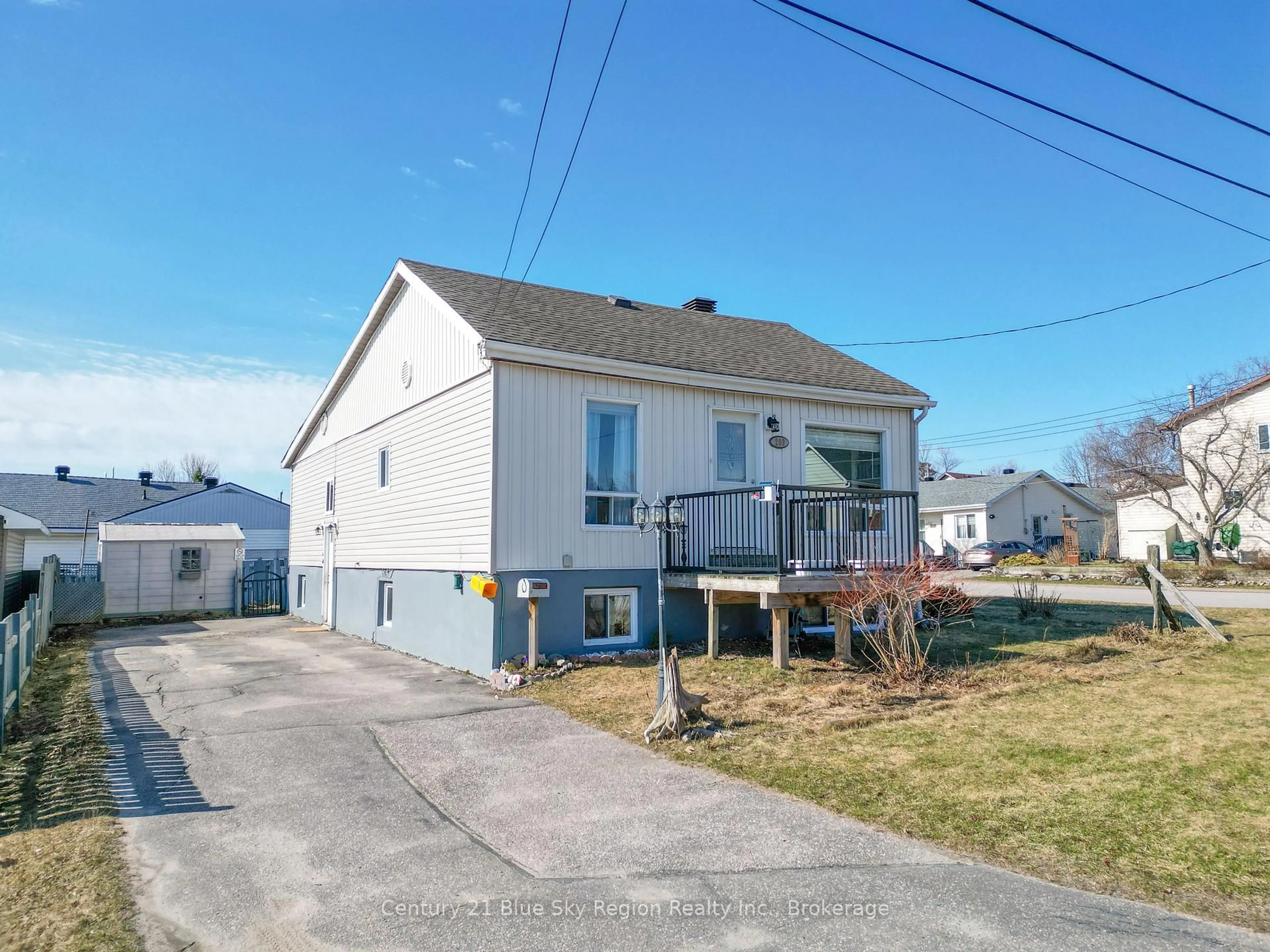 Unknown for 203 Hillcrest Ave, North Bay Ontario P1B 7B5