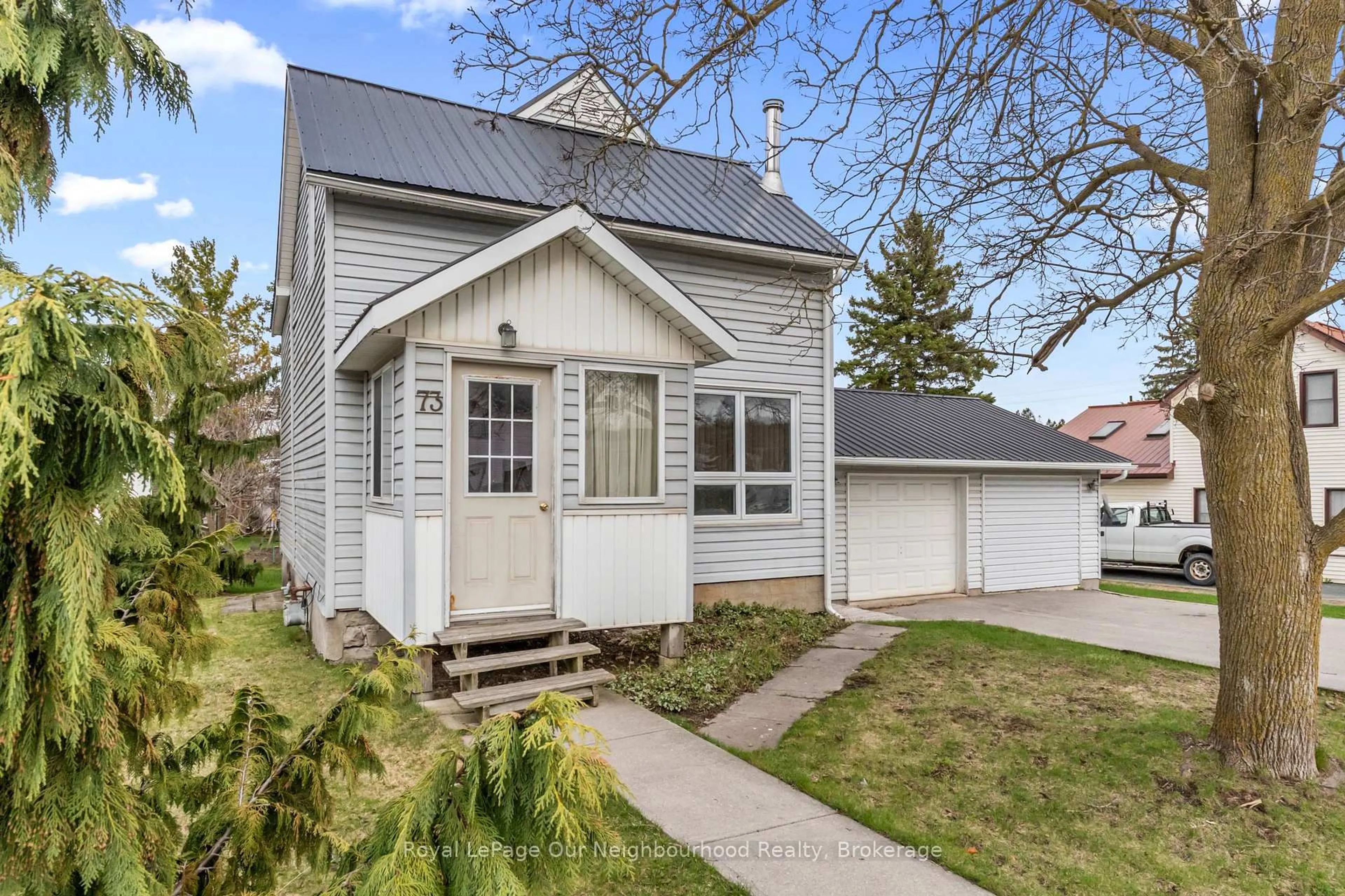 Home with vinyl exterior material, street for 73 Centre St, Trent Hills Ontario K0L 1L0