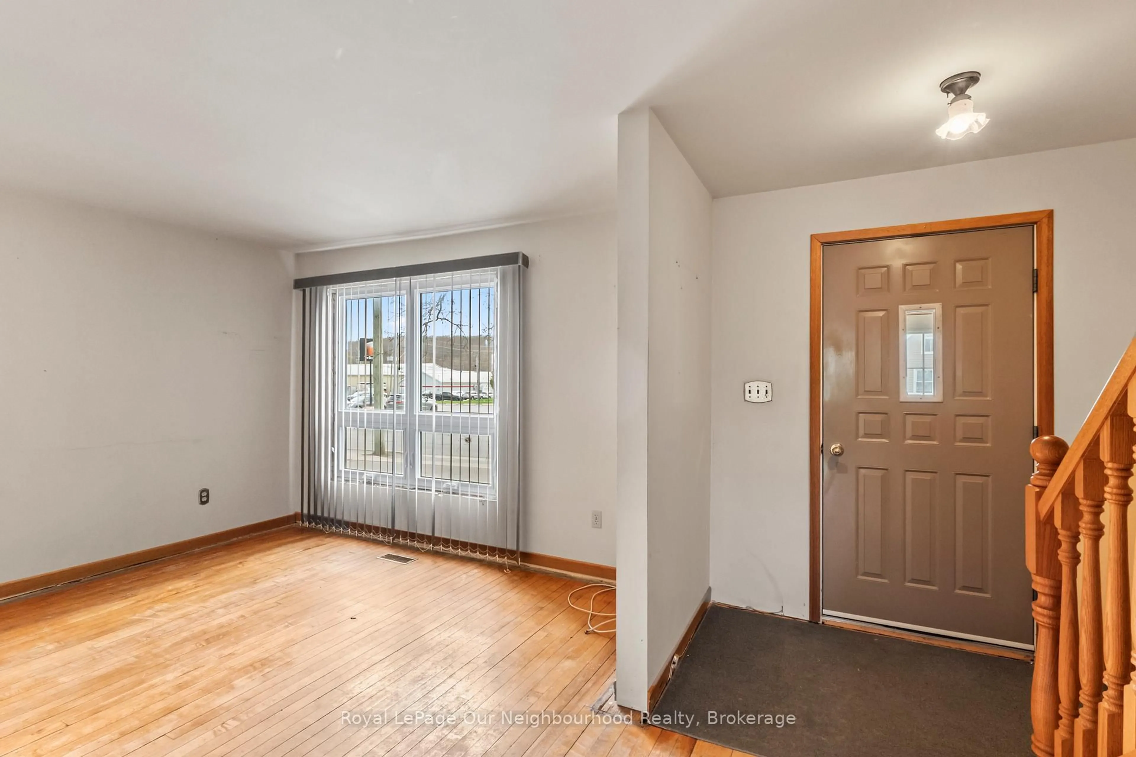 Indoor entryway for 73 Centre St, Trent Hills Ontario K0L 1L0