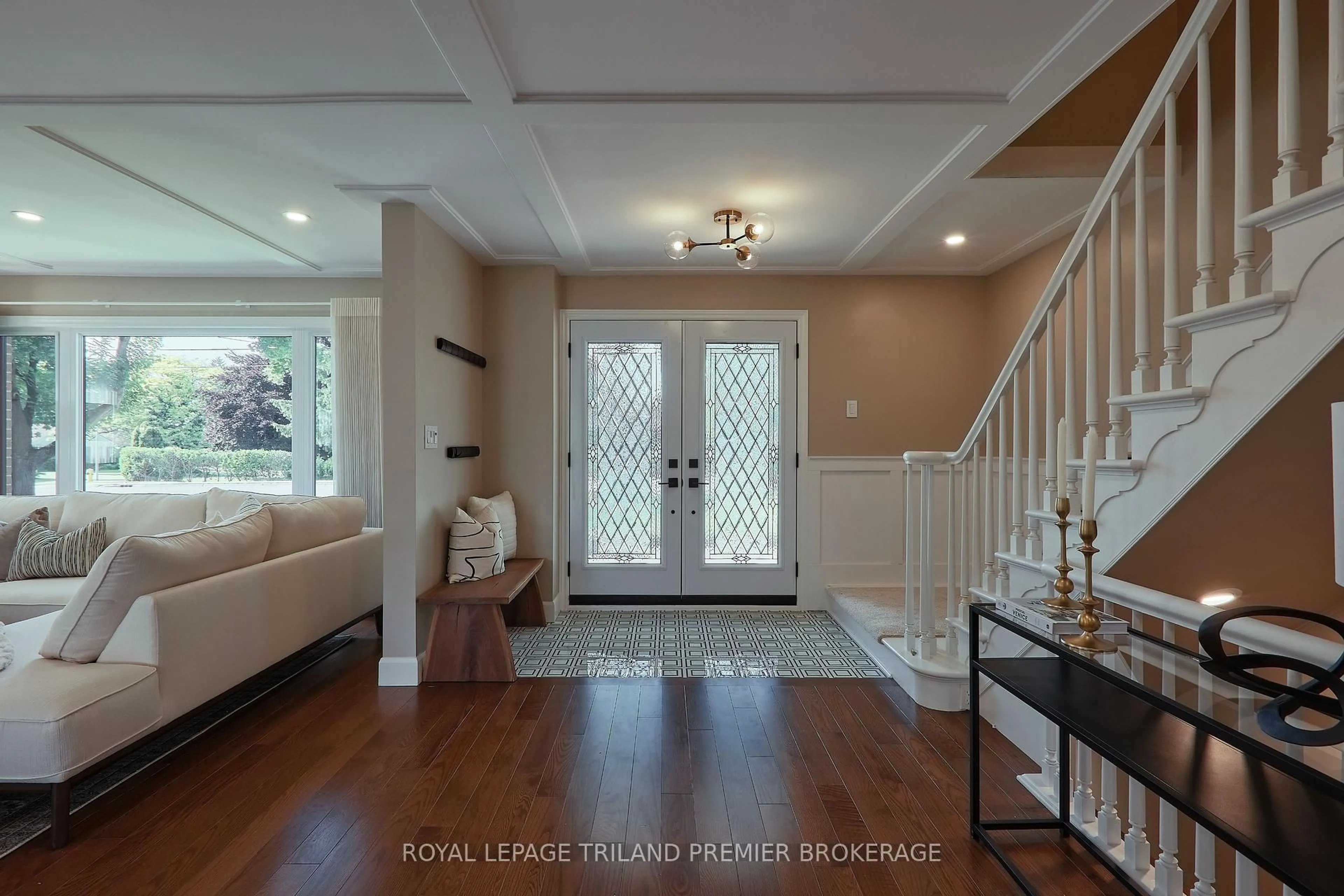 Indoor entryway for 271 BASELINE Rd, London South Ontario N6C 2P2