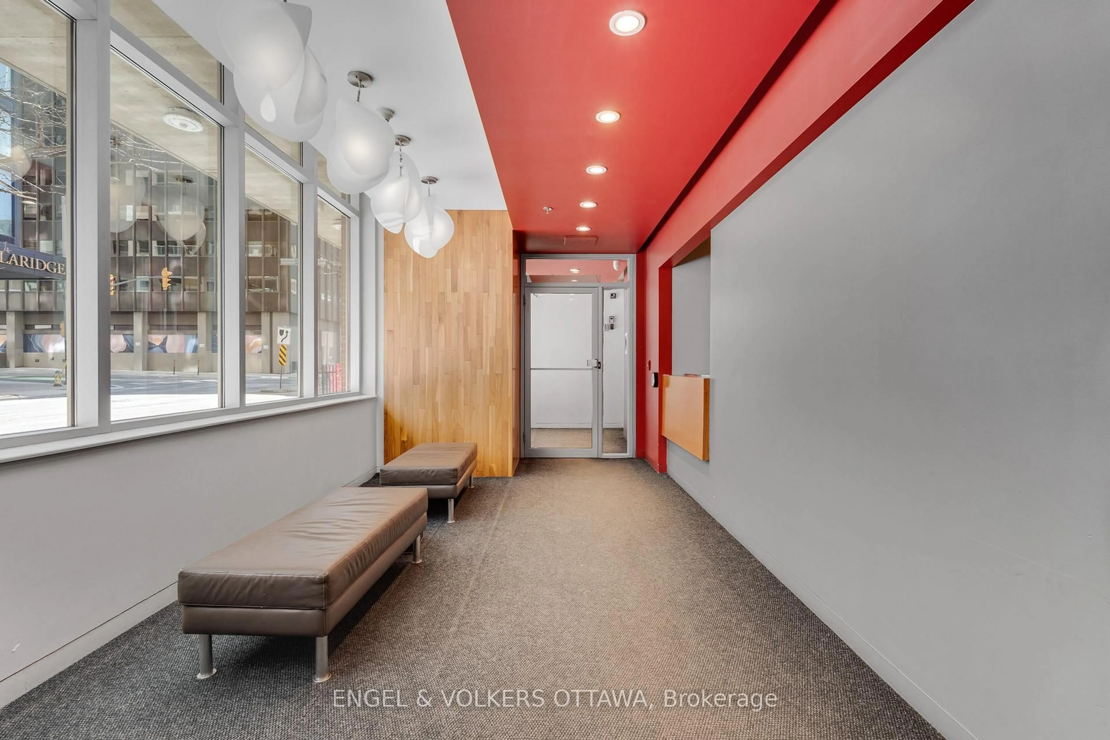 Indoor foyer for 179 George St #903, Ottawa Ontario K1N 1J8