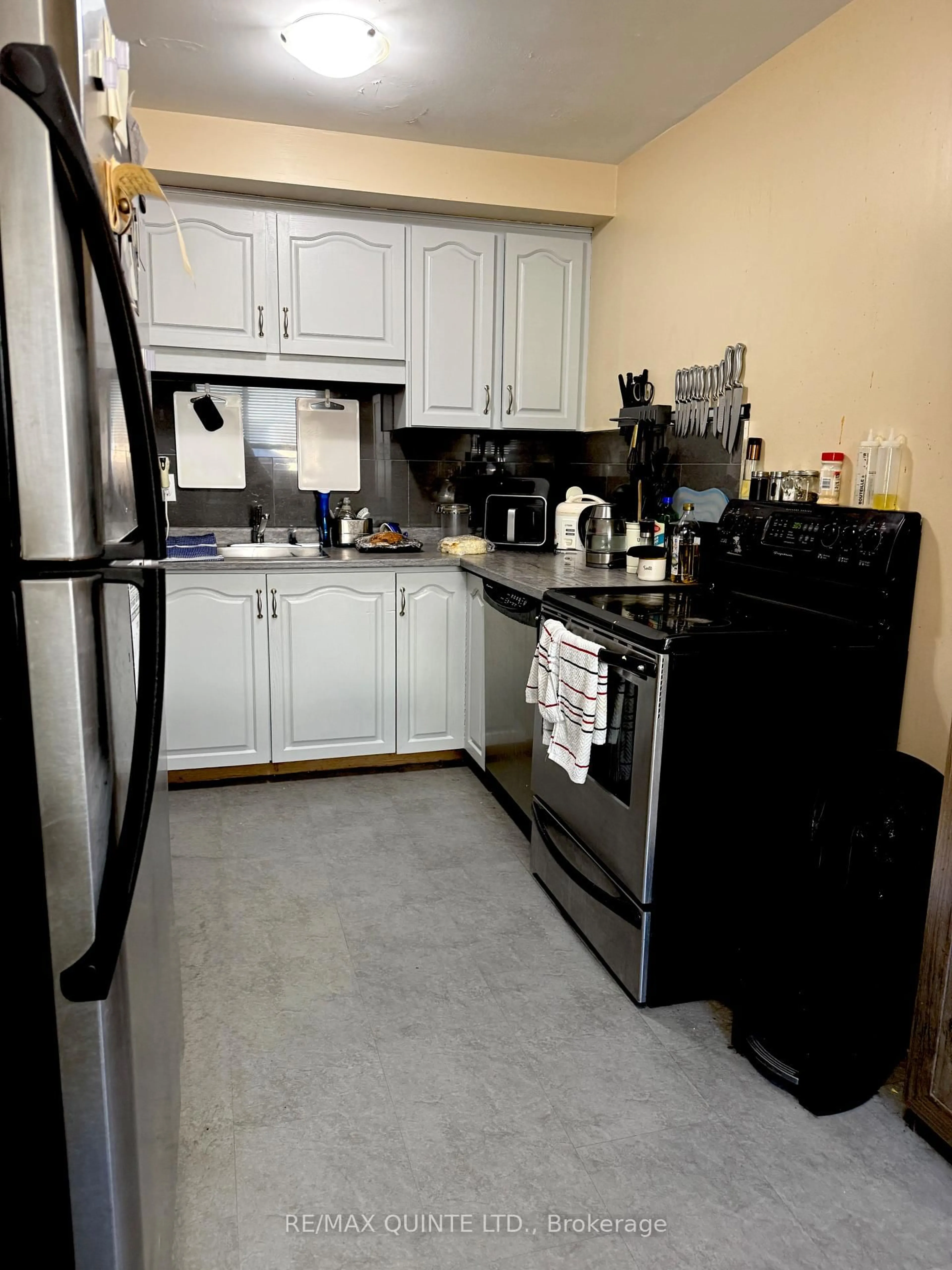 Standard kitchen, unknown for 17 Tracey Park Dr #25, Belleville Ontario K8P 4R4