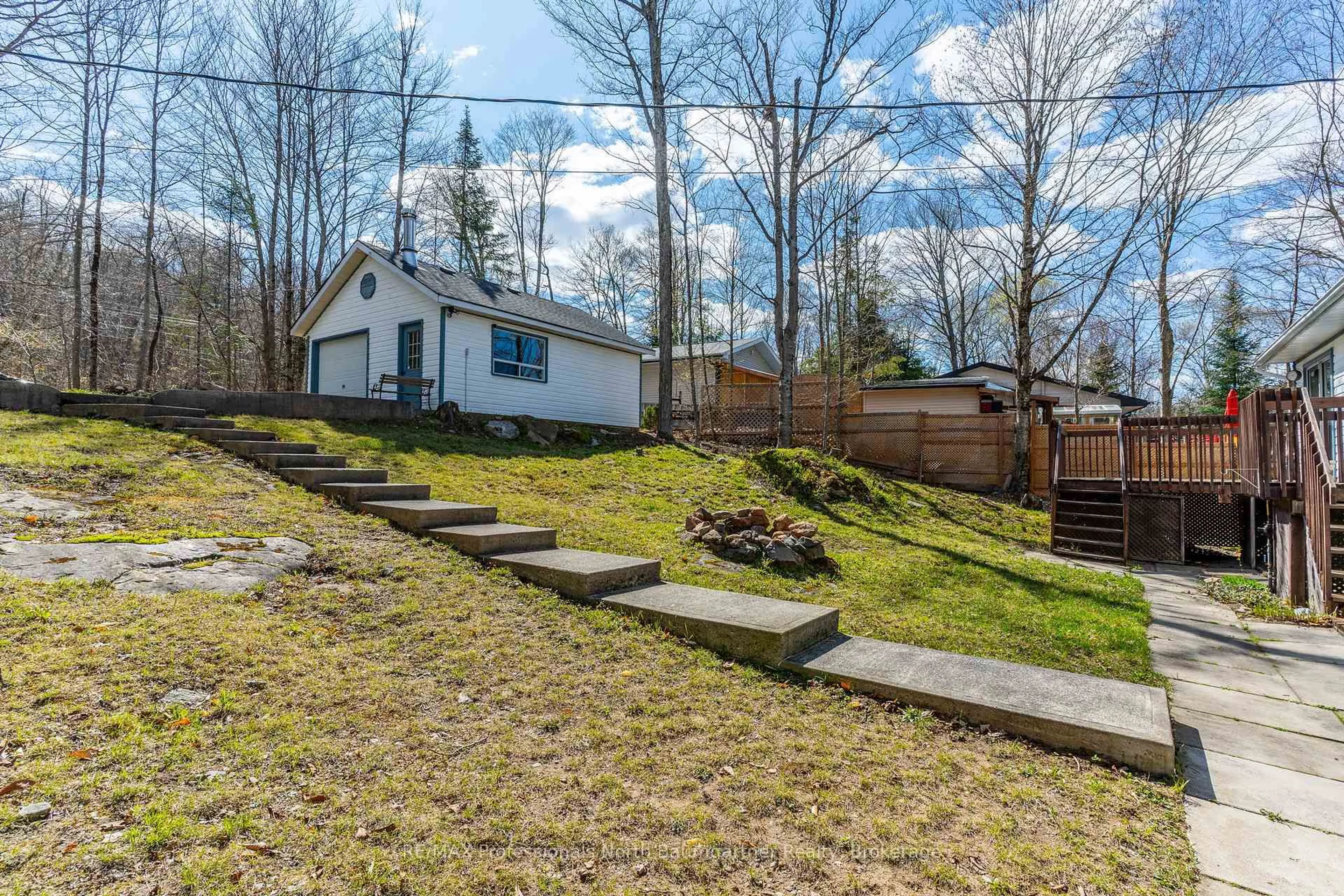 Unknown for 1053 Mink Rd, Dysart et al Ontario K0M 1S0