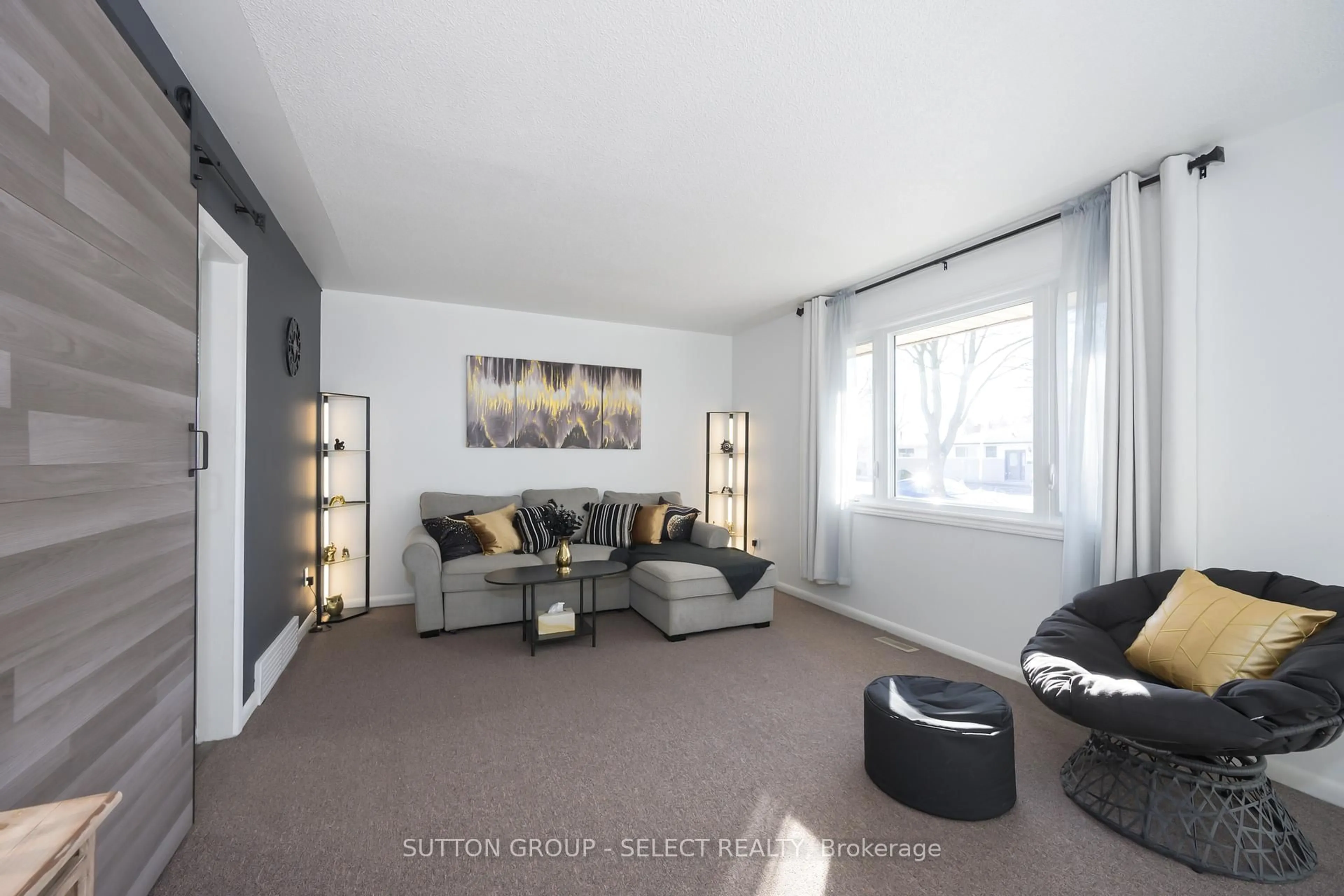 Living room with furniture, unknown for 47 Aponi Cres, London East Ontario N5V 2V3