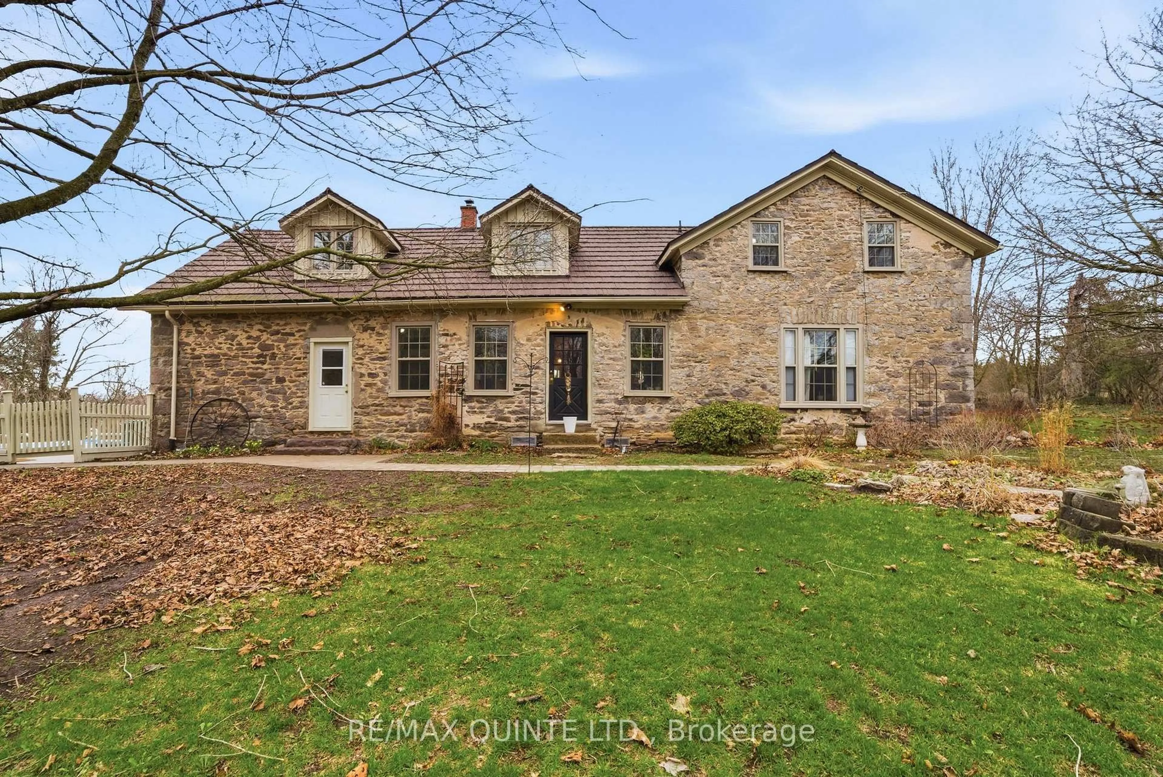 Home with brick exterior material, street for 1405 Clearview Rd, Belleville Ontario K0K 2Y0