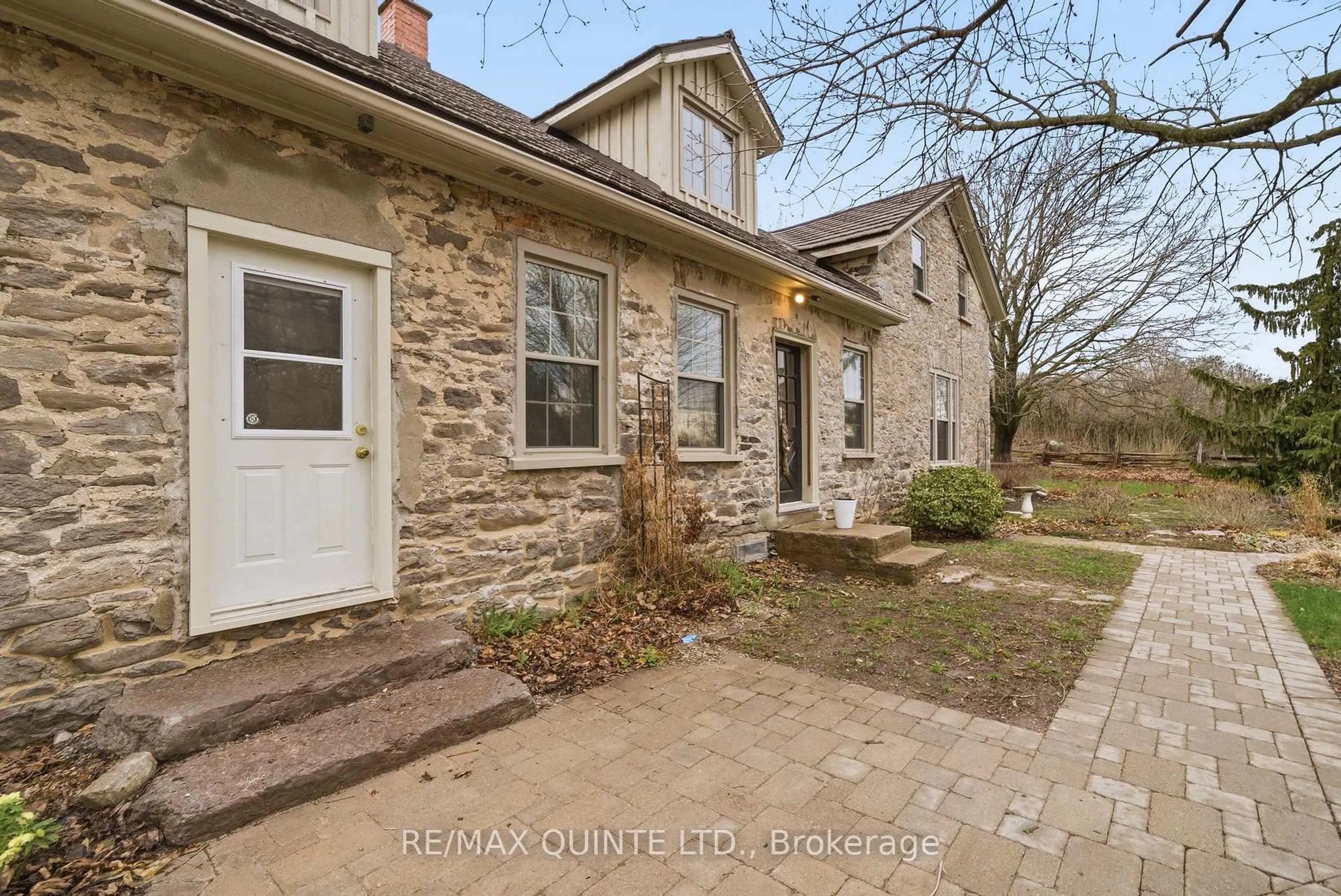 Home with brick exterior material, street for 1405 Clearview Rd, Belleville Ontario K0K 2Y0