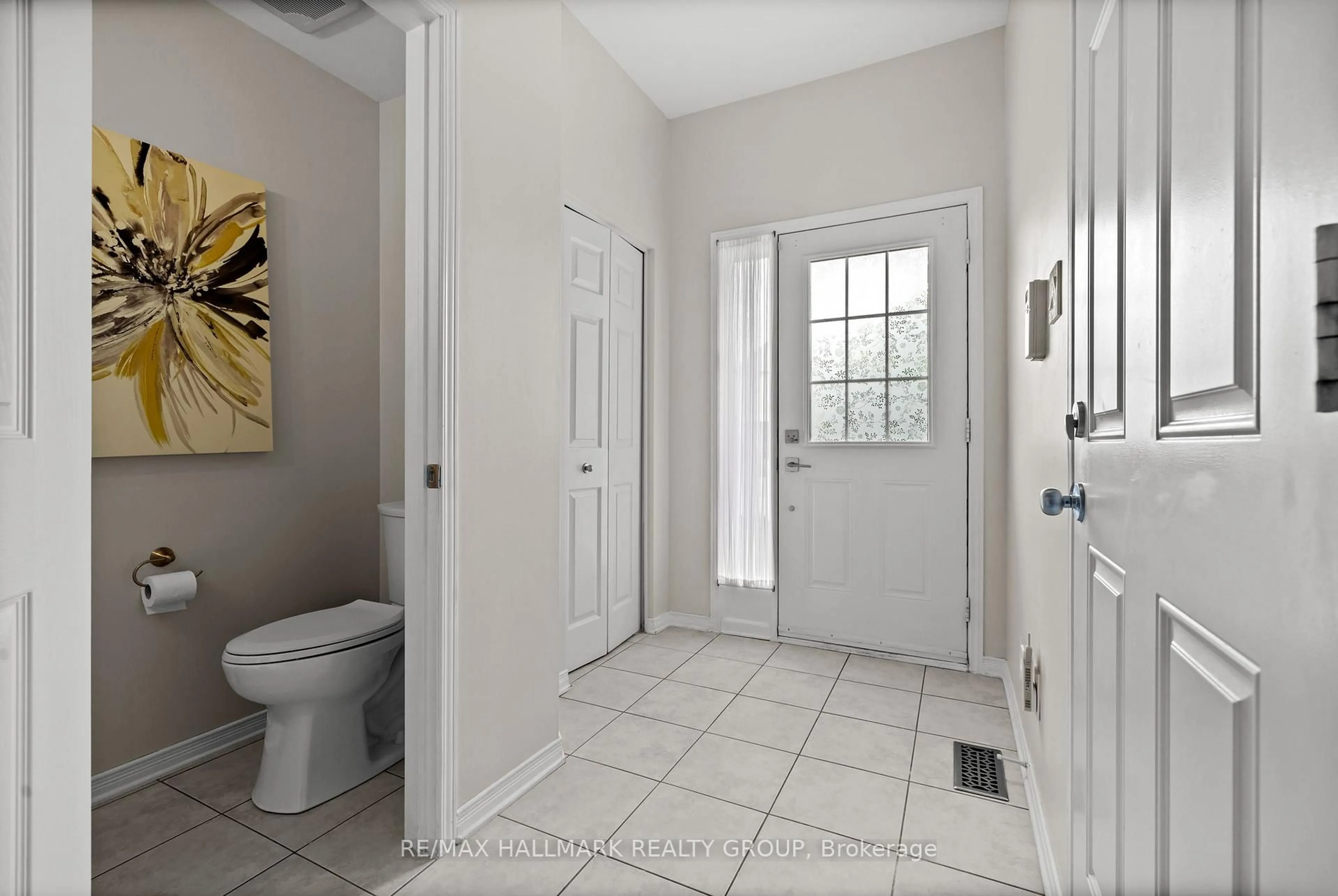 Indoor entryway for 339 Brigitta St, Ottawa Ontario K2S 0H9
