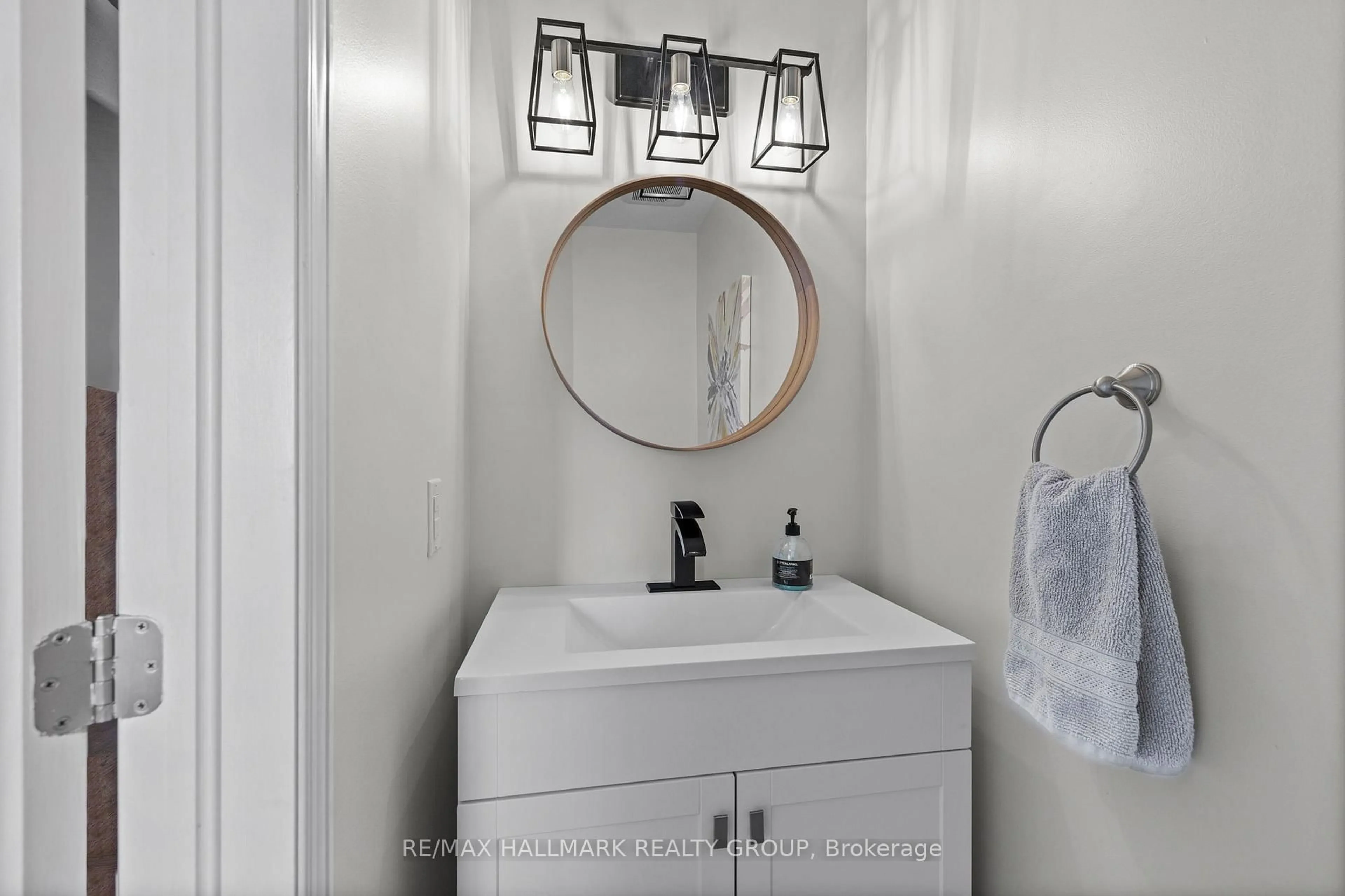 Standard bathroom, ceramic/tile floor for 339 Brigitta St, Ottawa Ontario K2S 0H9