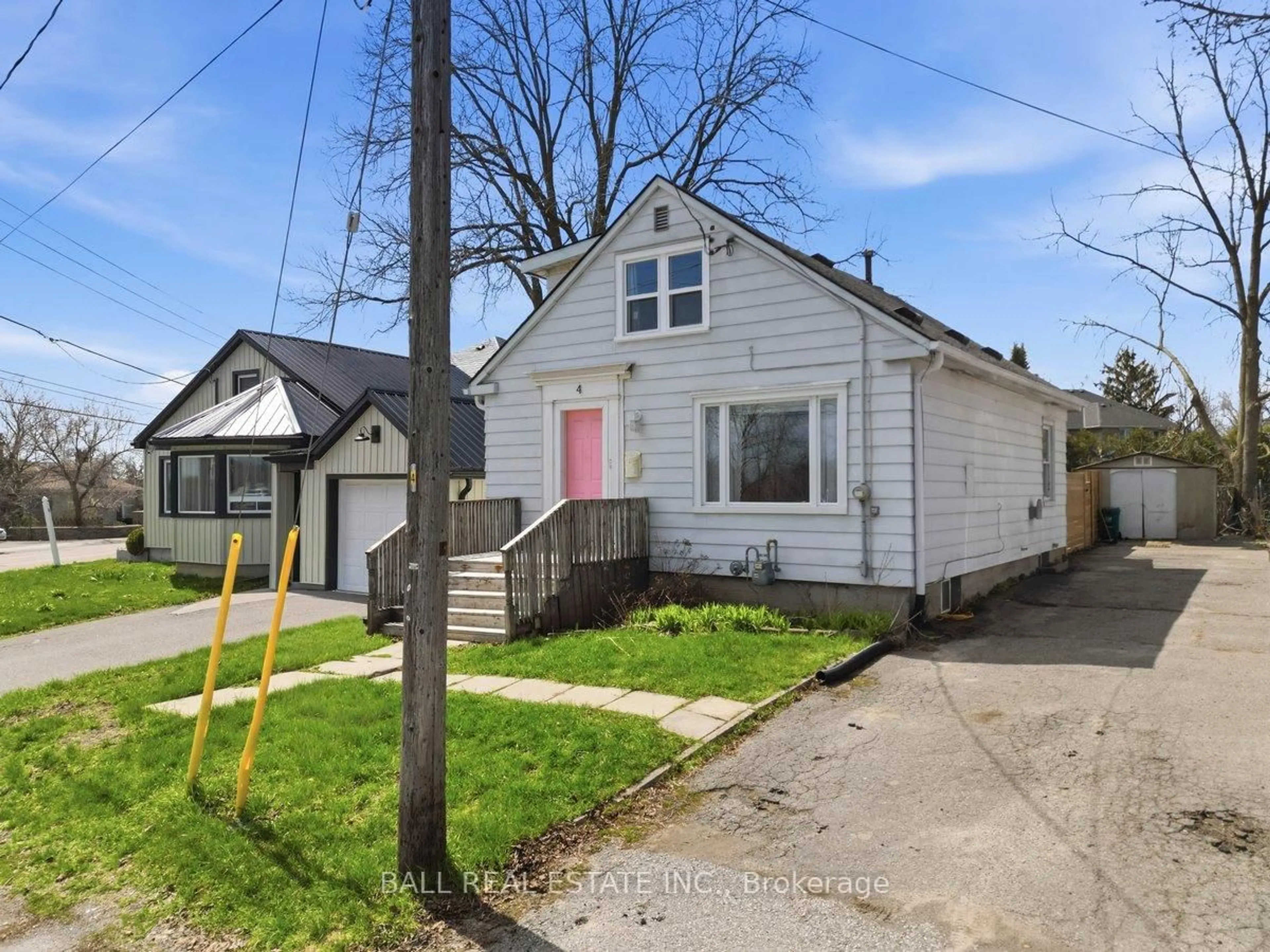 Unknown for 4 Holden St, Belleville Ontario K8P 3W3